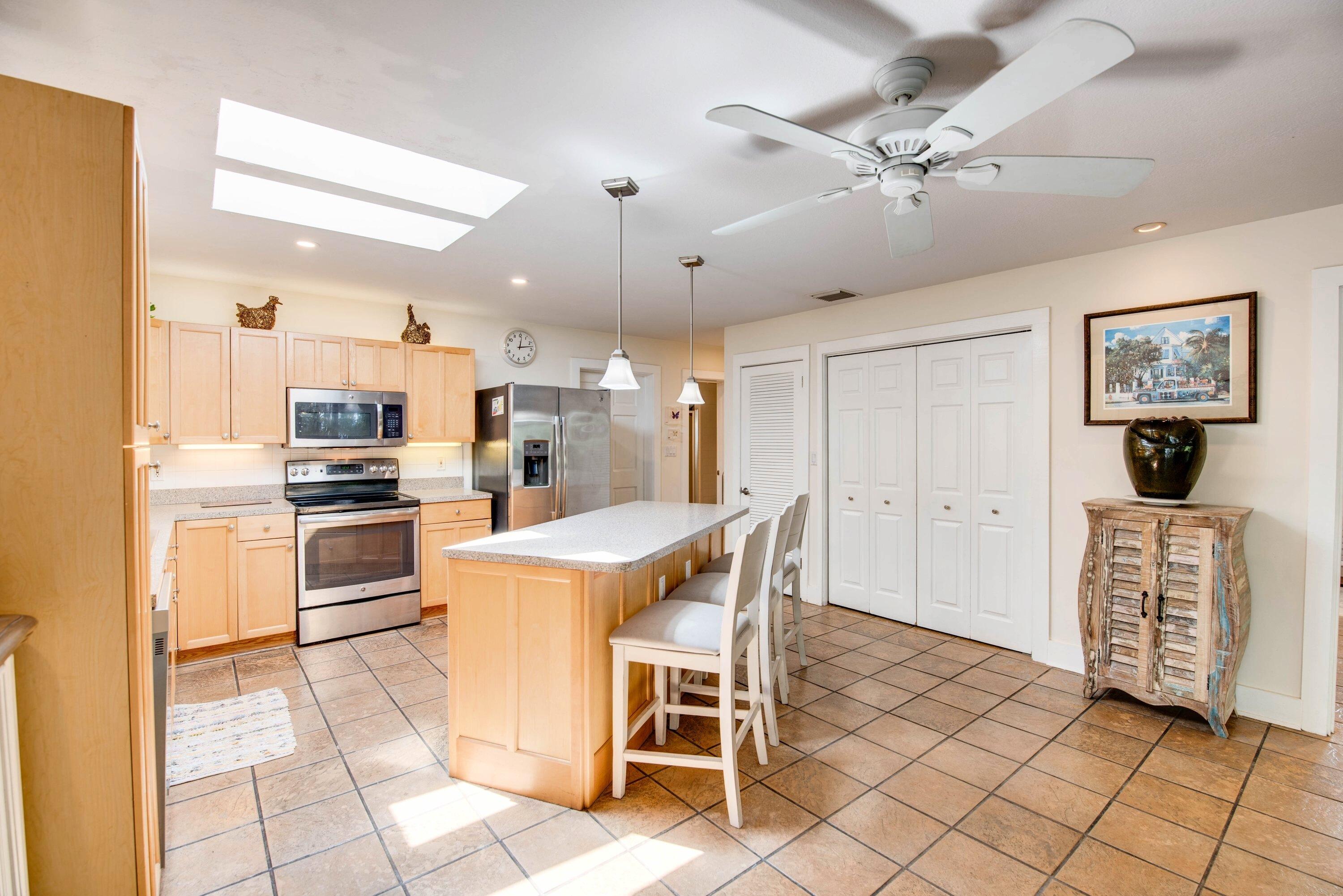 702 Florida Street Property Photo 10