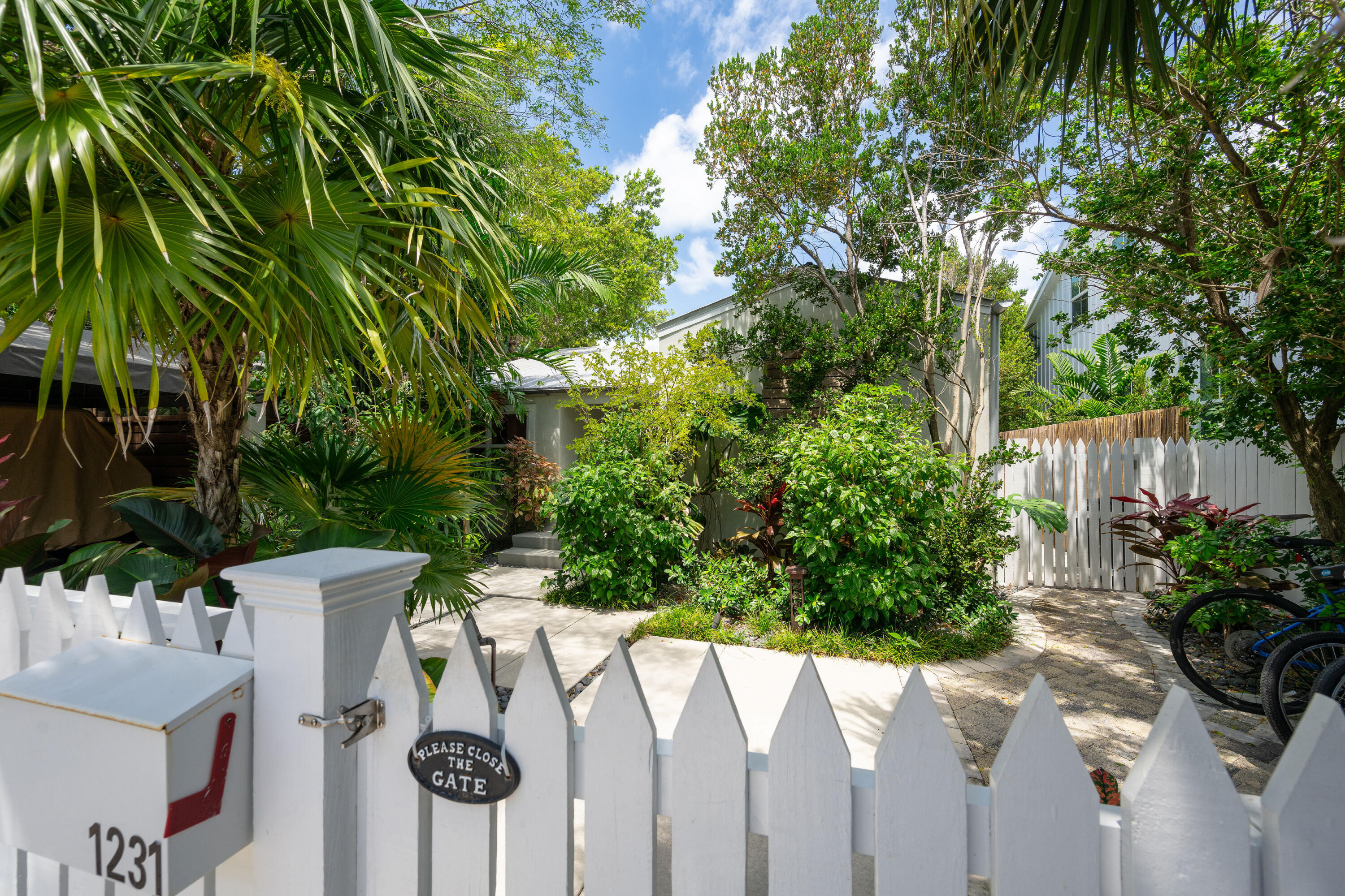 1231 Washington Street Property Photo 3