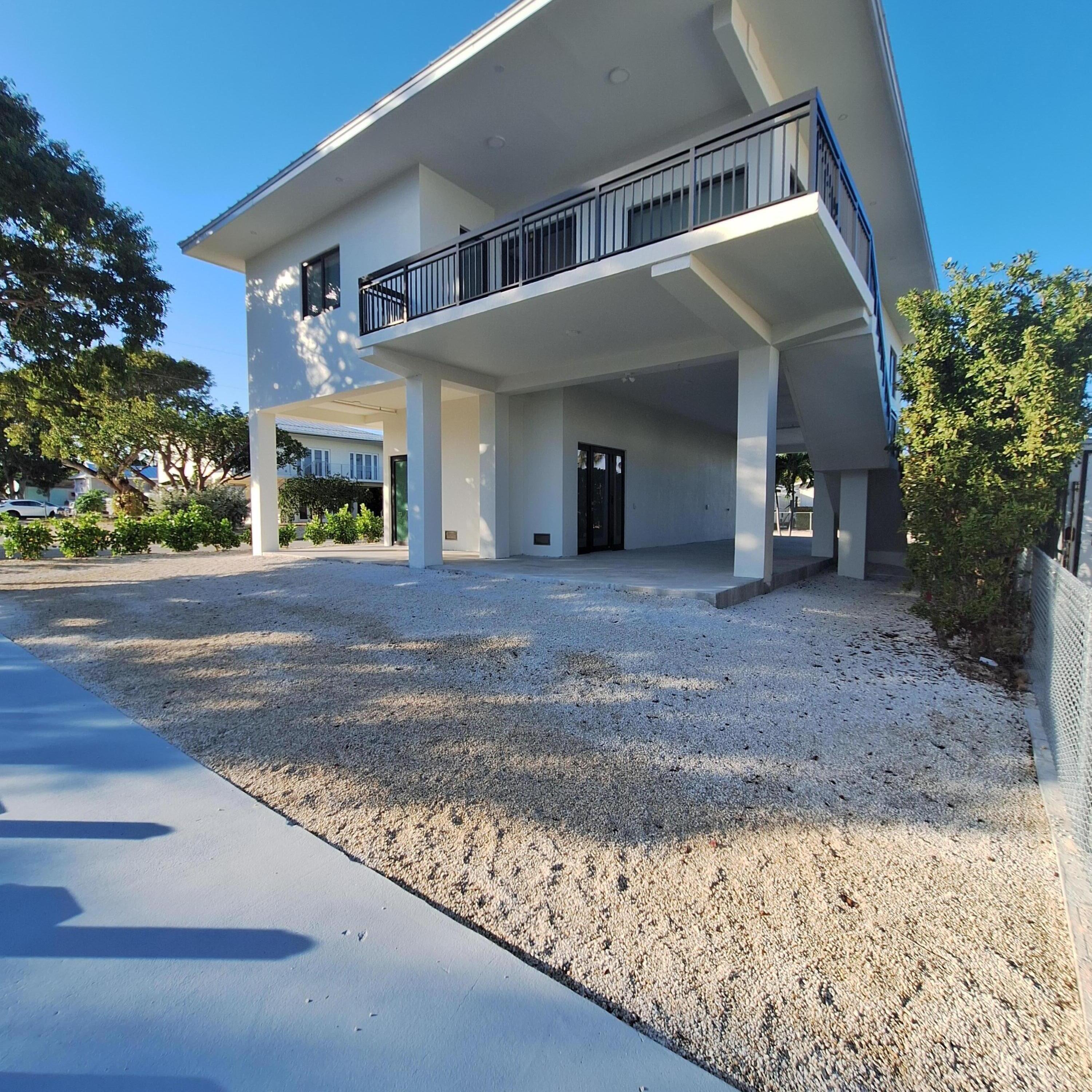 305 Loeb Avenue Property Photo 2