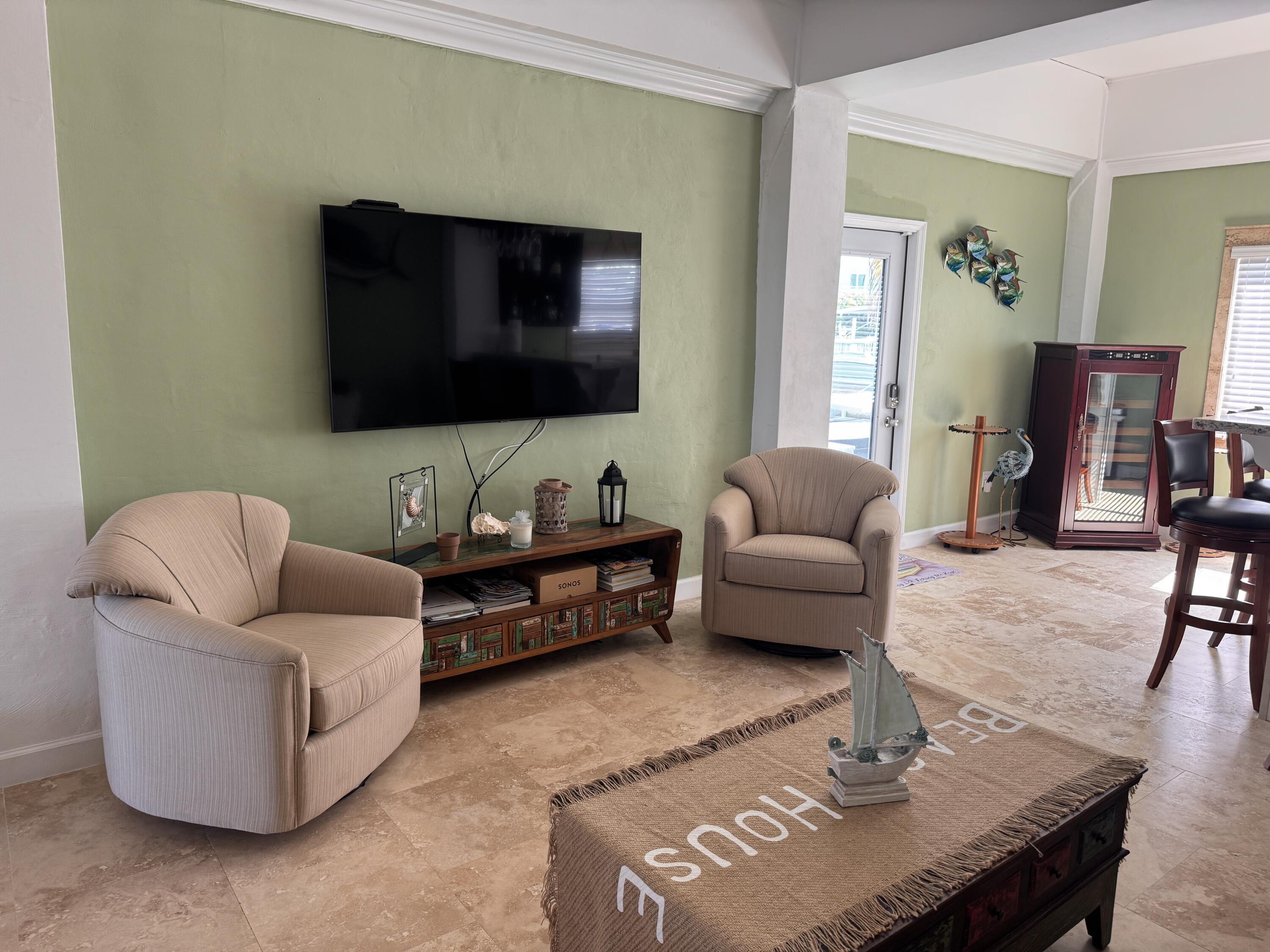 214 Normandy Drive Property Photo 7
