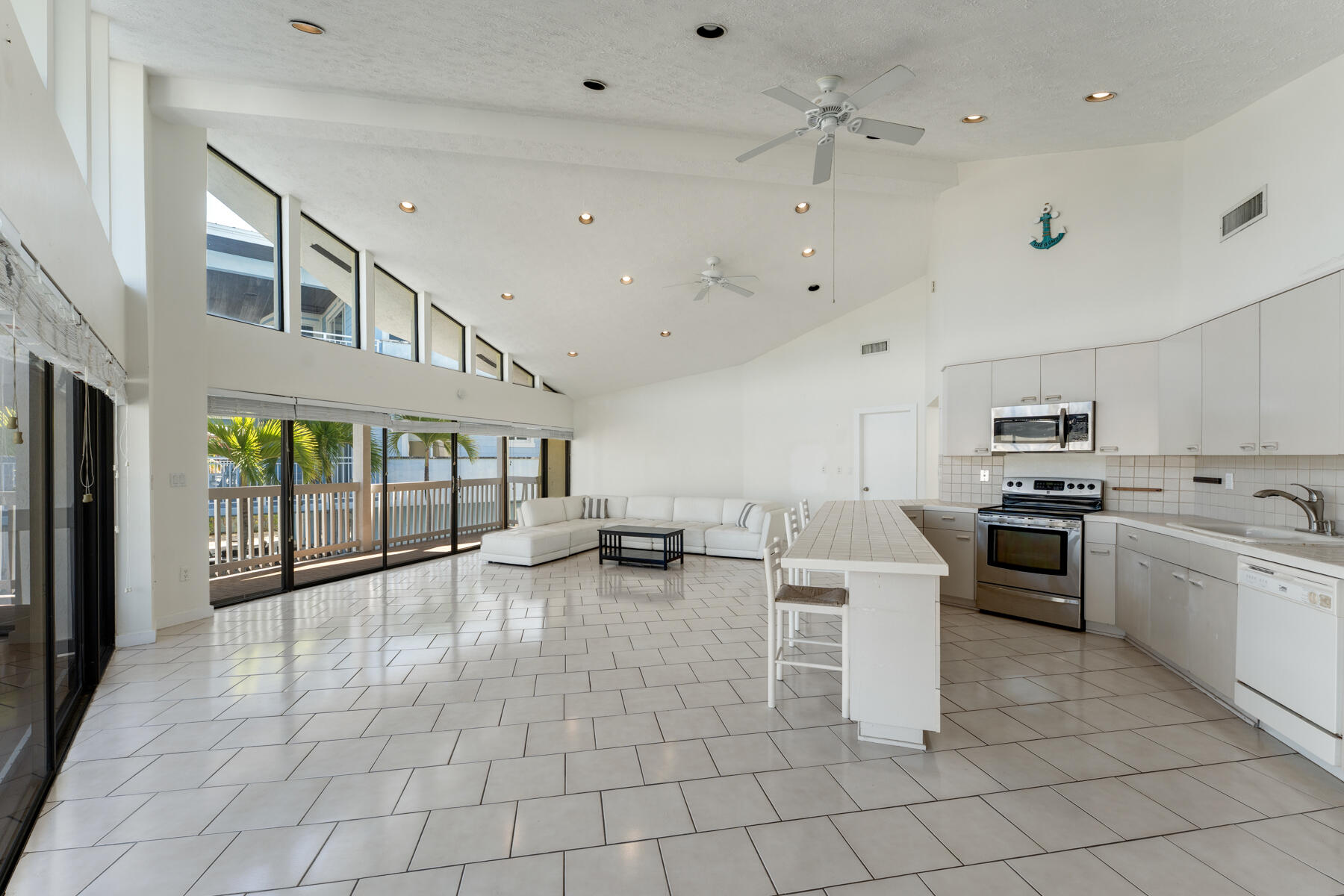 184 Bahama Avenue Property Photo 8
