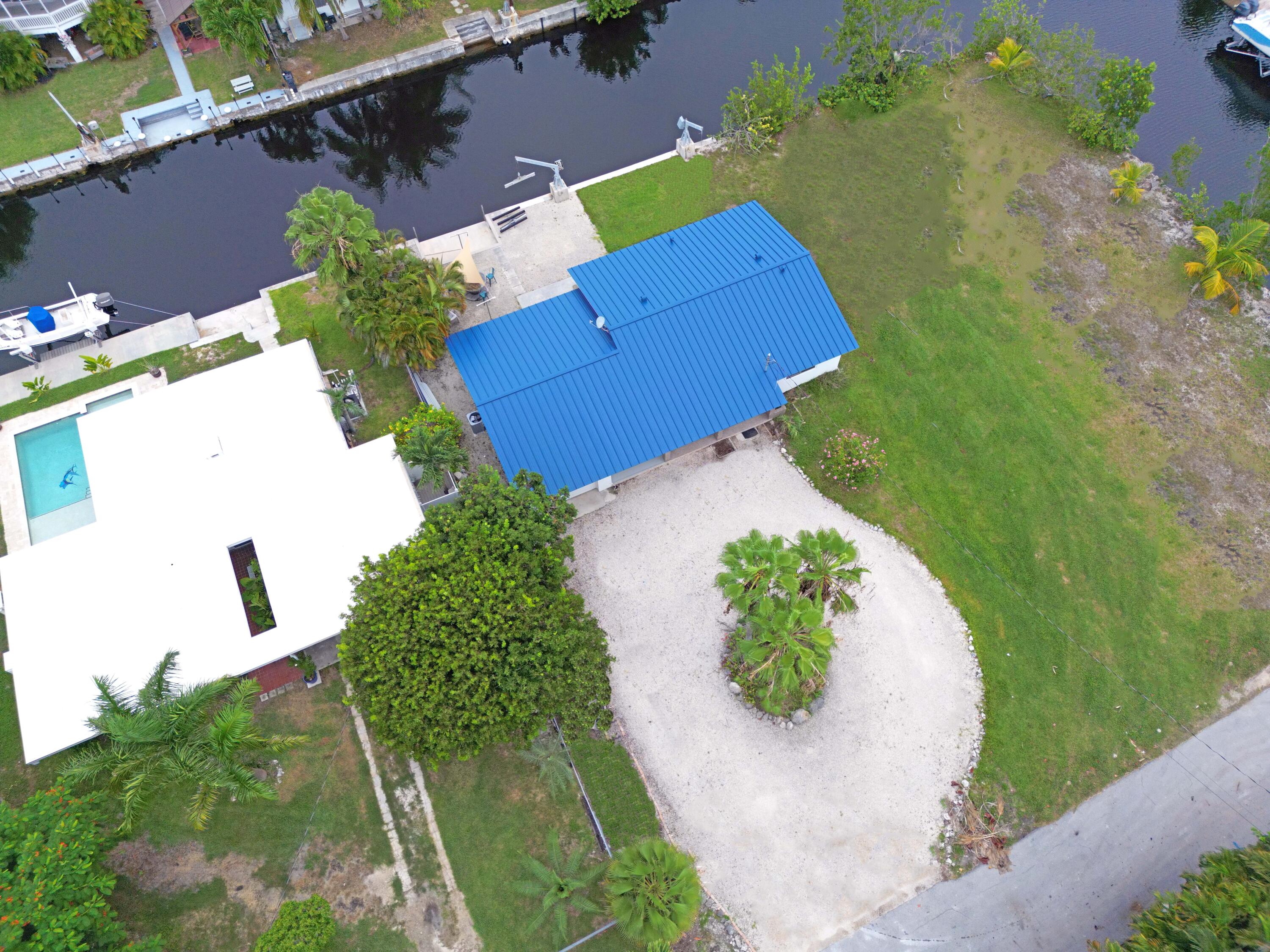 550 Pine Lane Property Photo 2