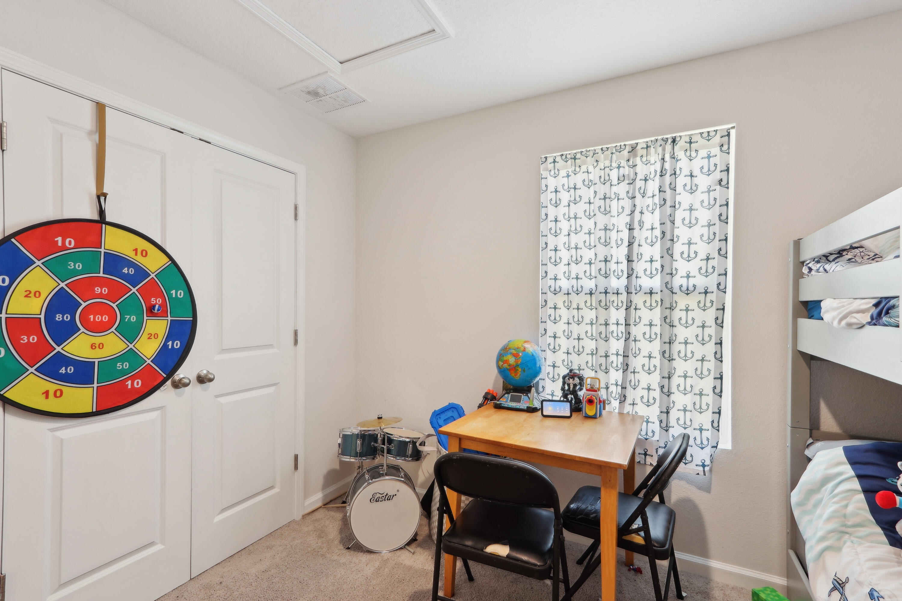 515 S Woodlawn Street Property Photo 17