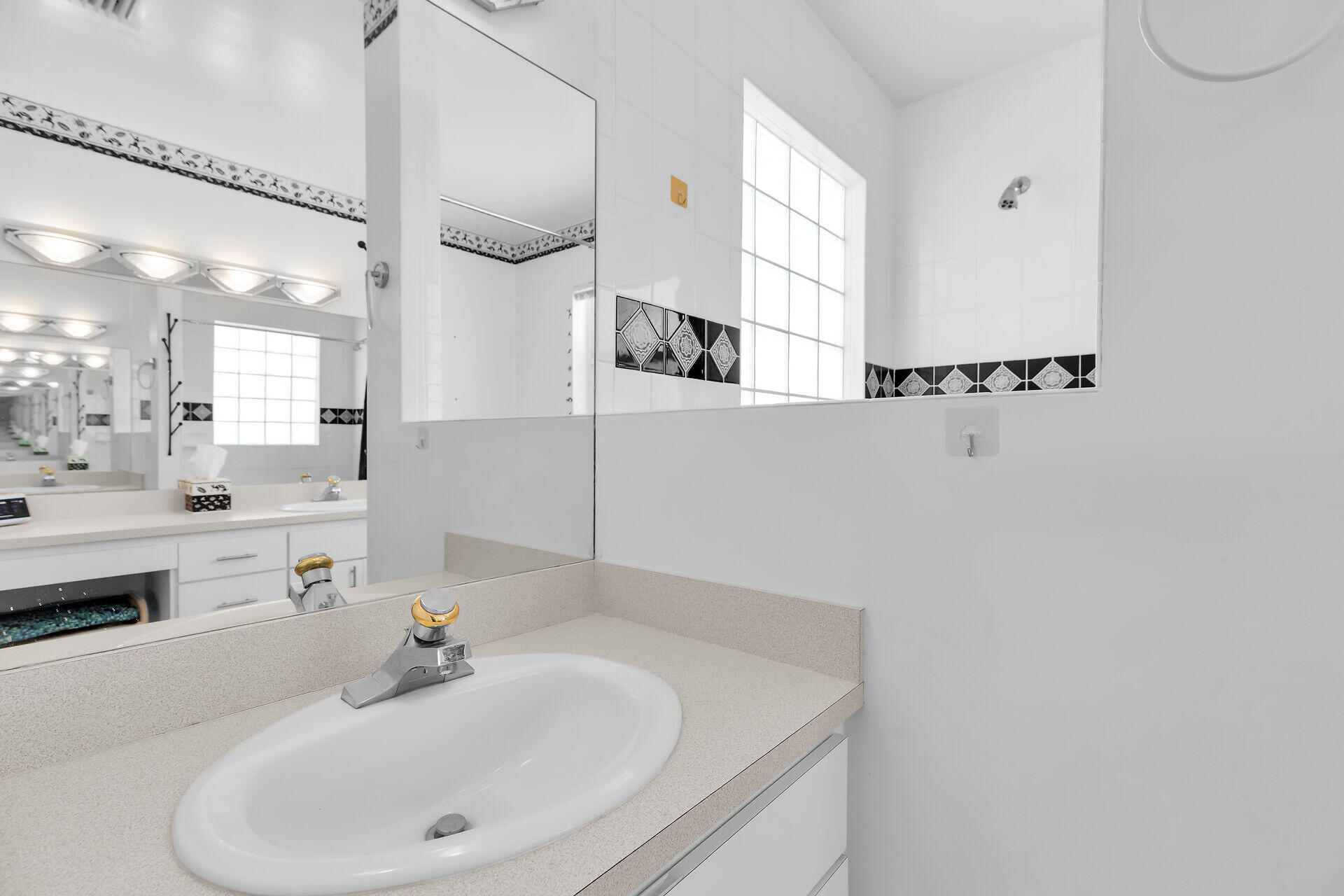 91 Avenue G Property Photo 28
