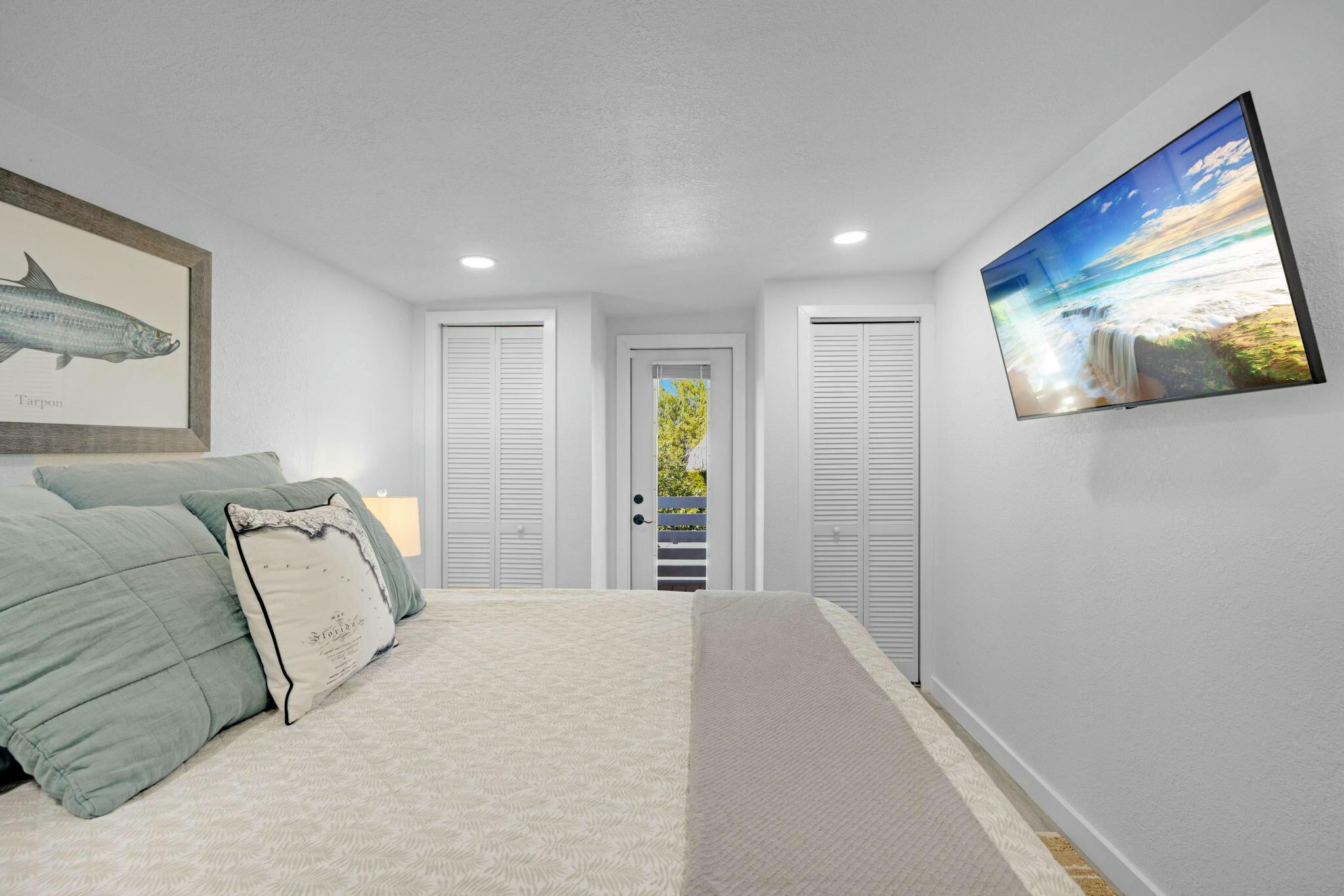 553 Oldsmar Lane Property Photo 16
