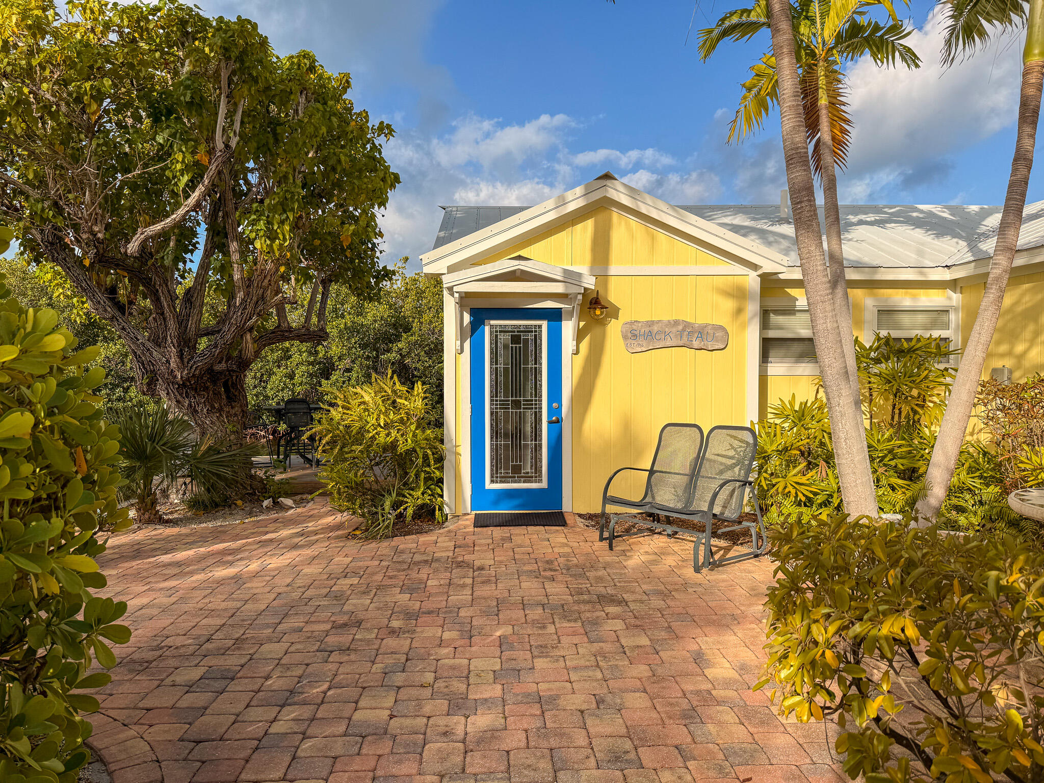 140 Venetian Drive Property Photo 3