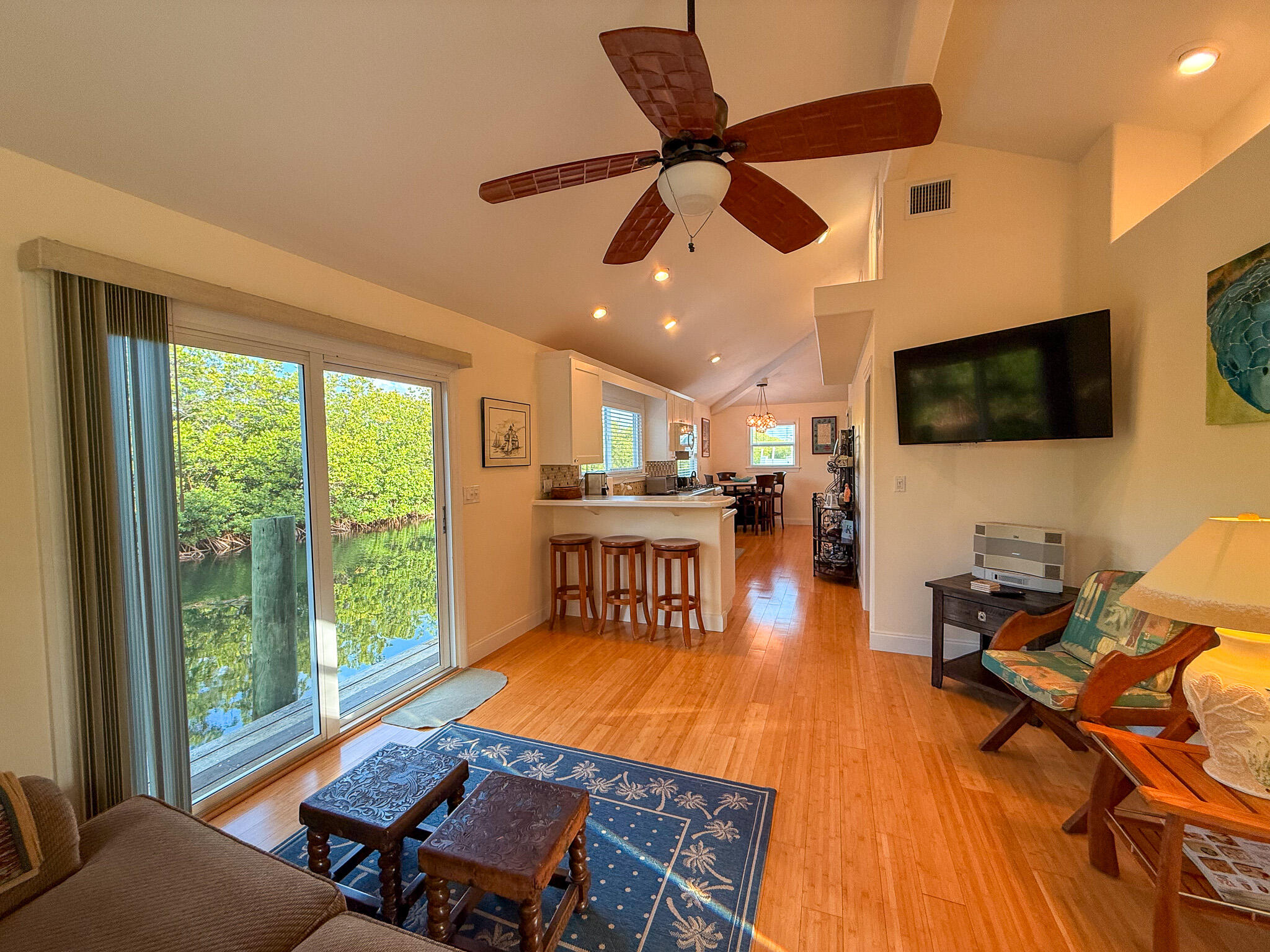 140 Venetian Drive Property Photo 8