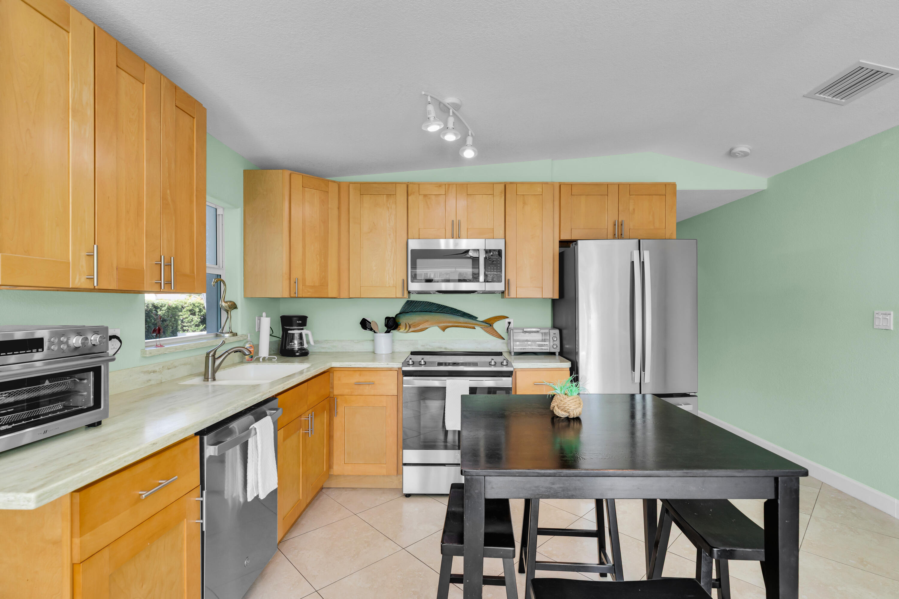 471 10th Street Property Photo 11