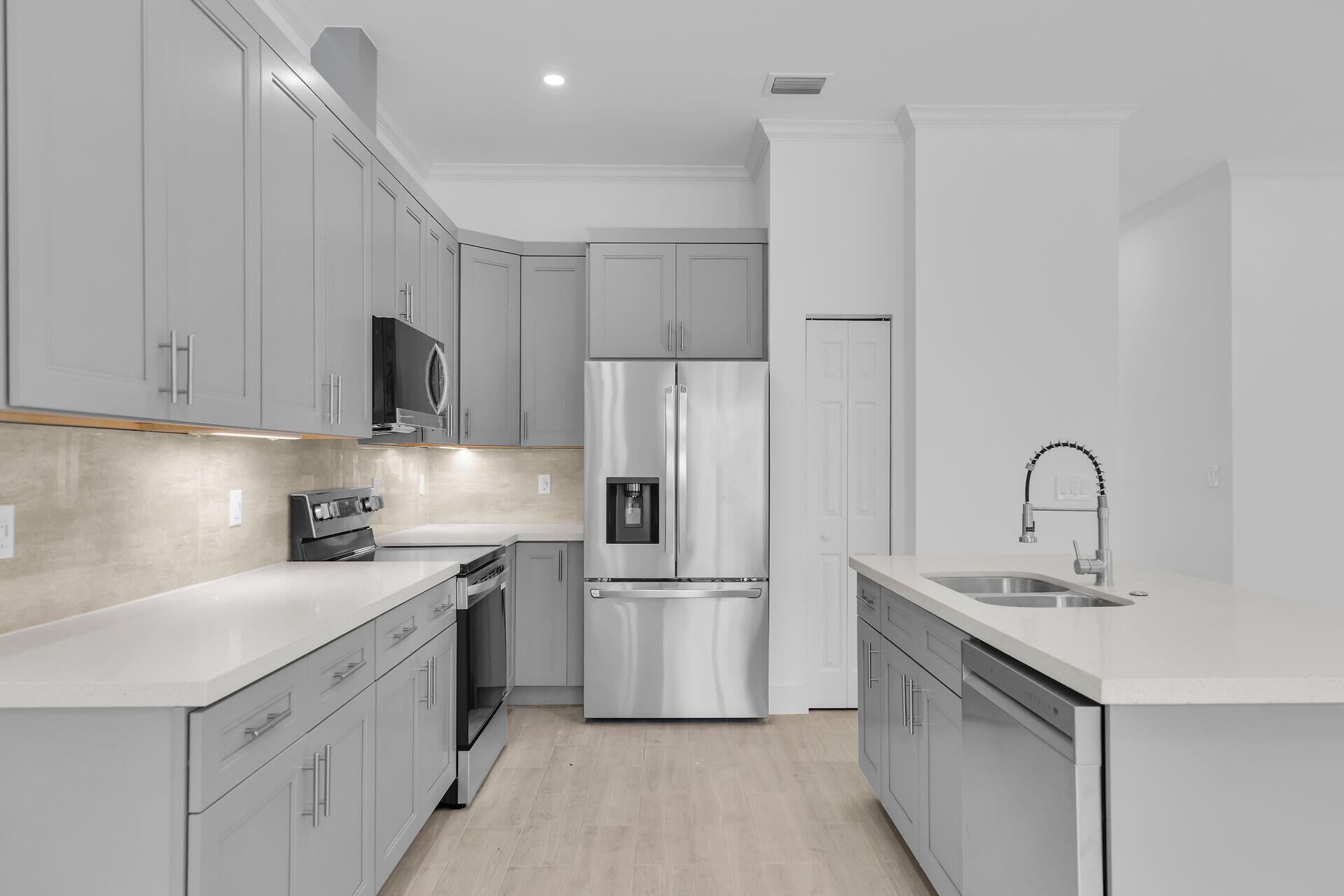 14 Tarpon Avenue Property Photo 8
