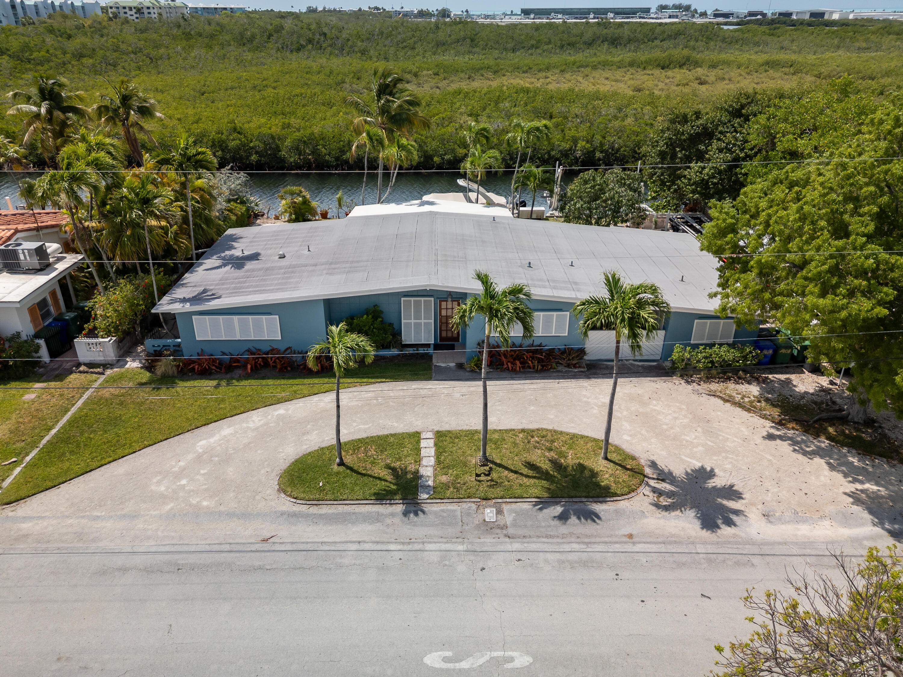 3608 -3612 Sunrise Drive Property Photo 4