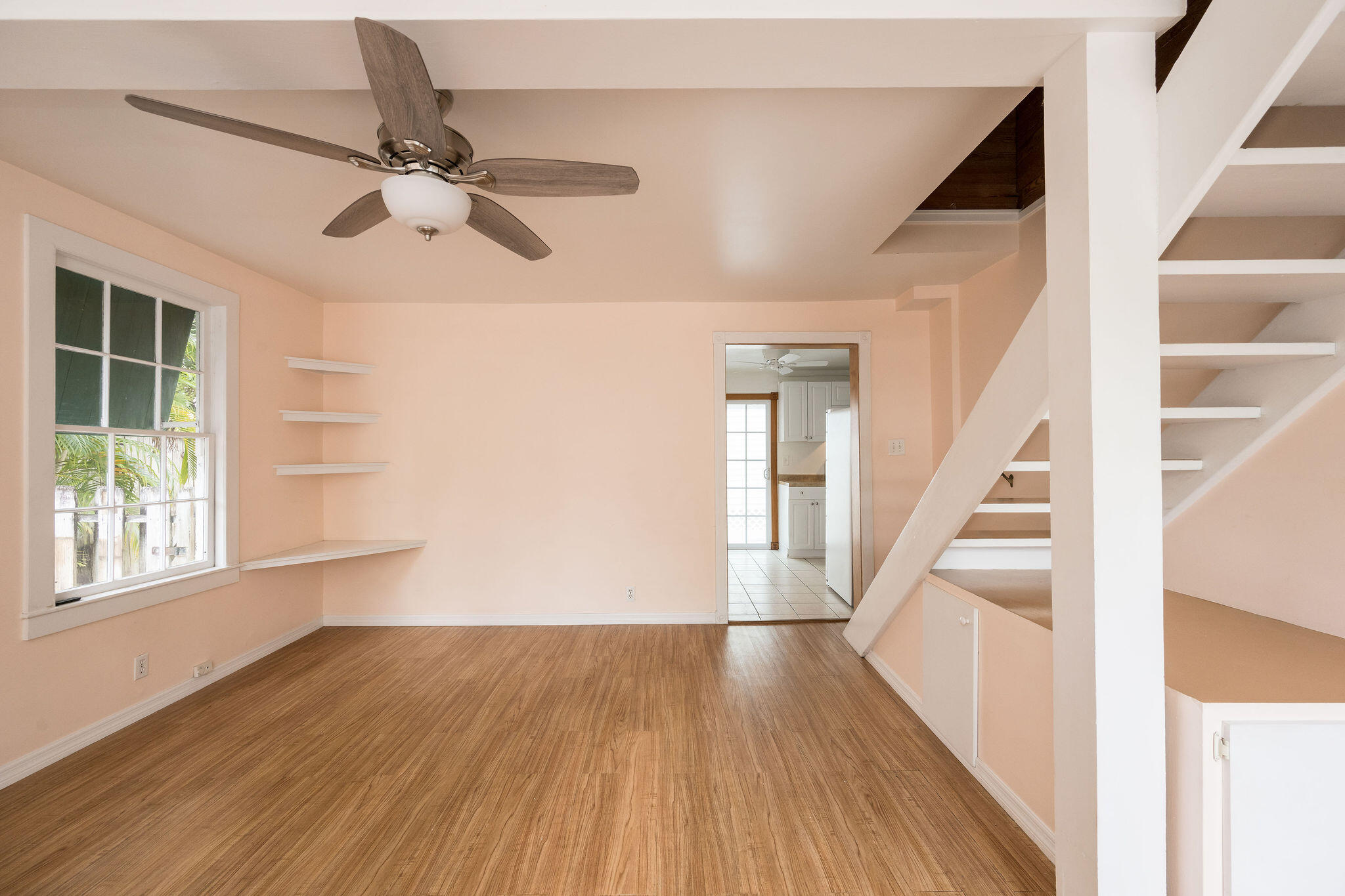 1121 Elgin Lane Property Photo 4