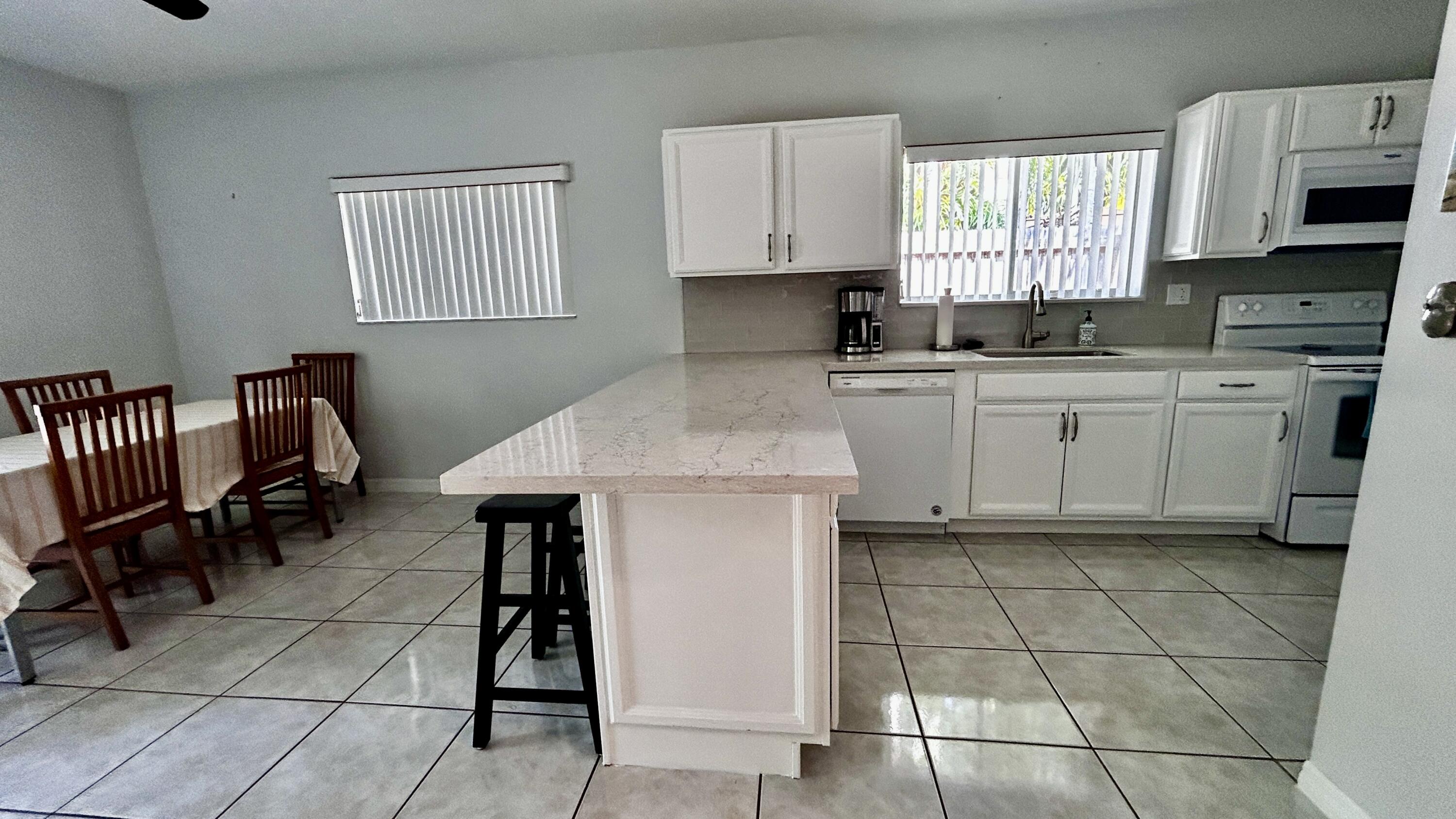 6 Se Marlin Avenue, A Property Photo 10