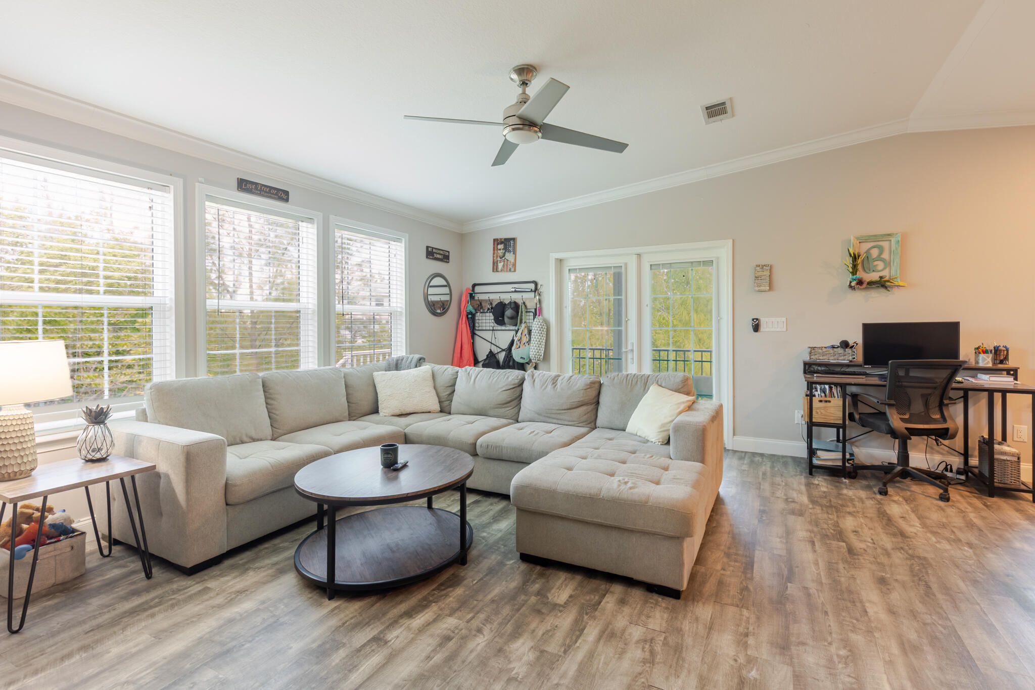 27163 Mariposa Road Property Photo 4