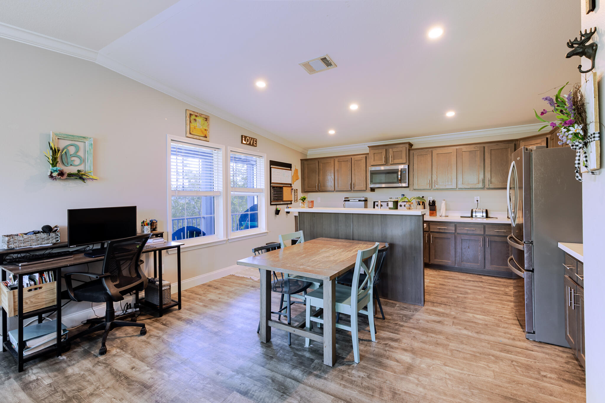 27163 Mariposa Road Property Photo 8