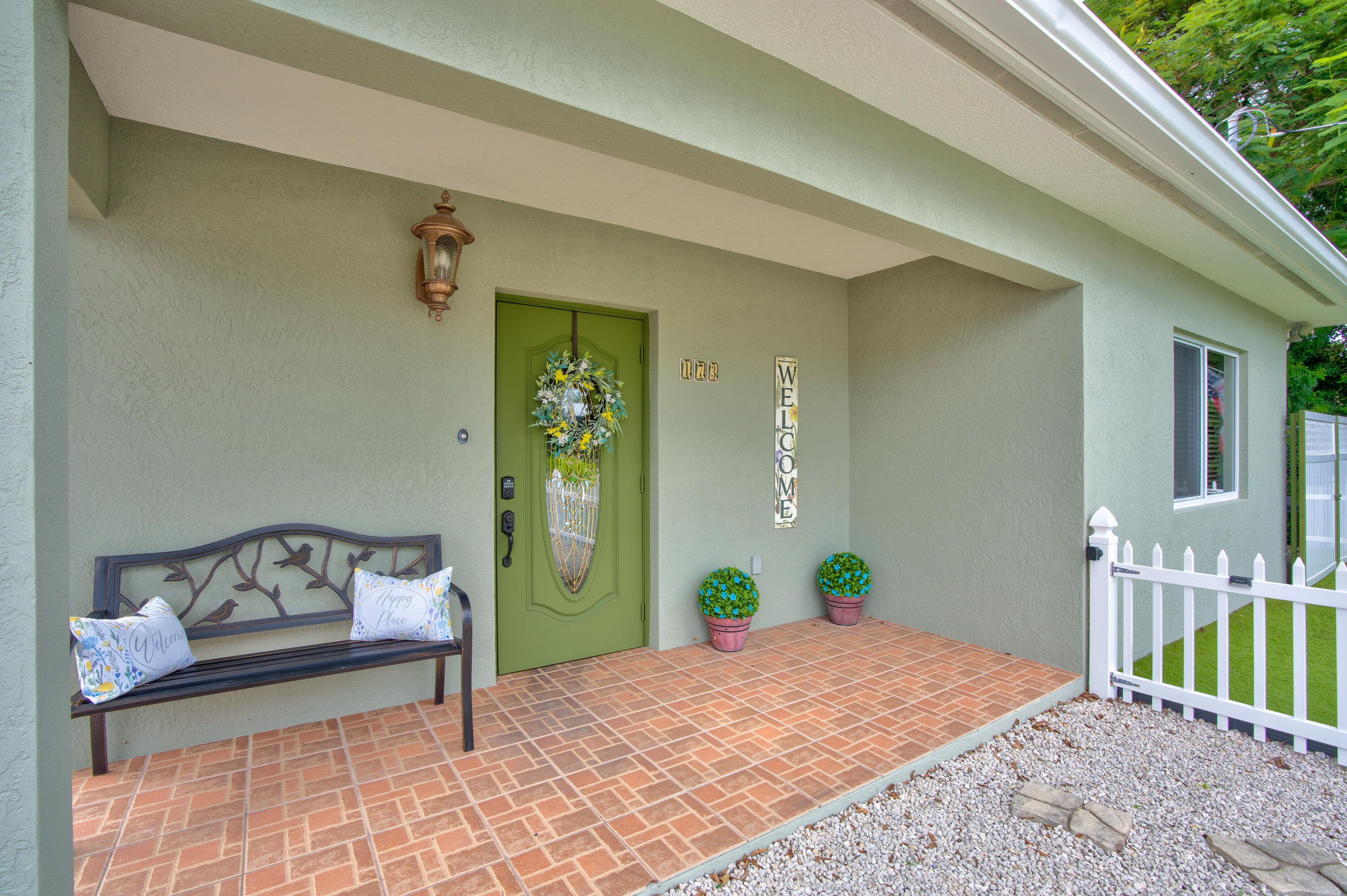 173 Hibiscus Street Property Photo 4