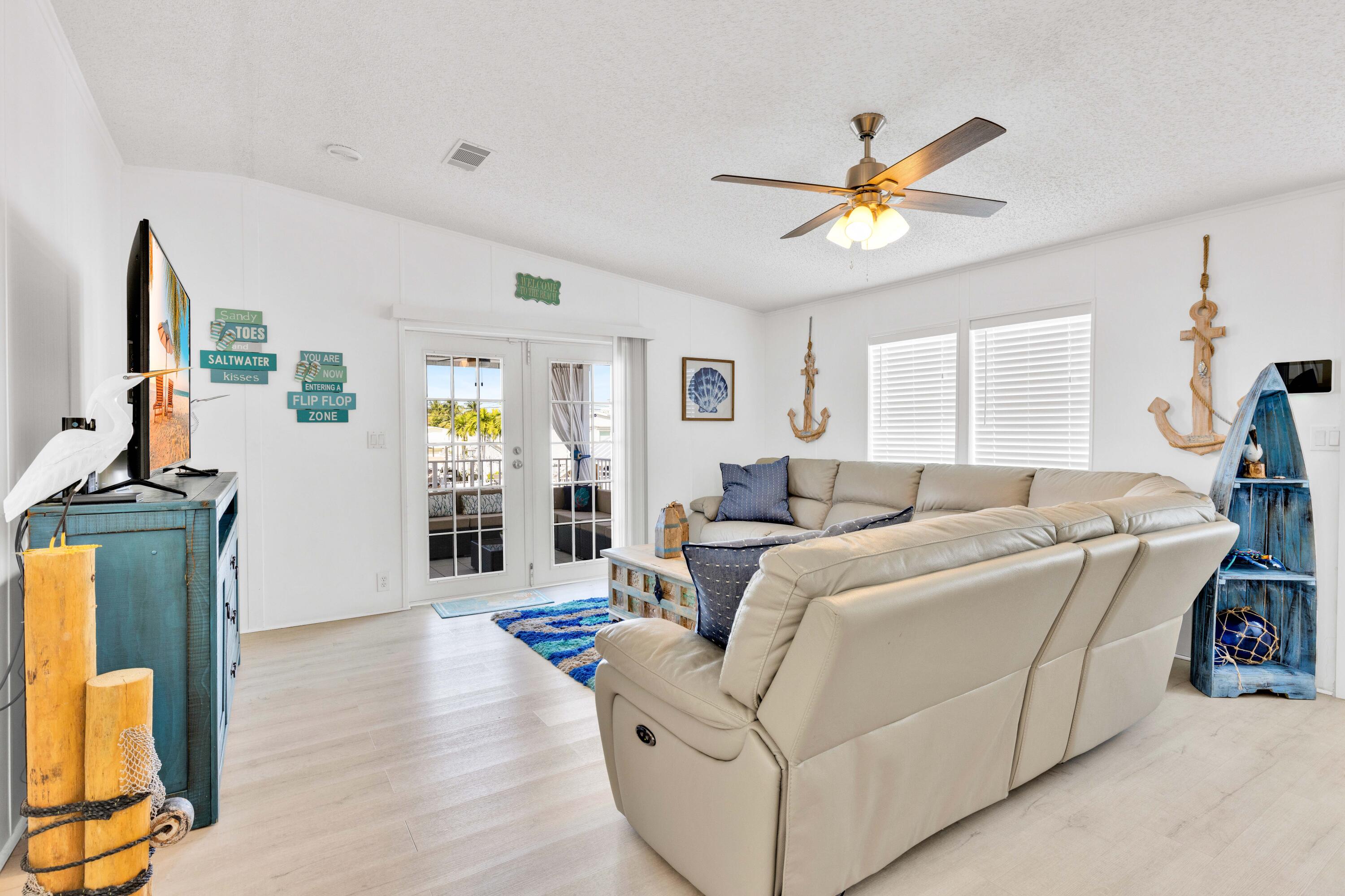 1612 Monmouth Lane Property Photo 4