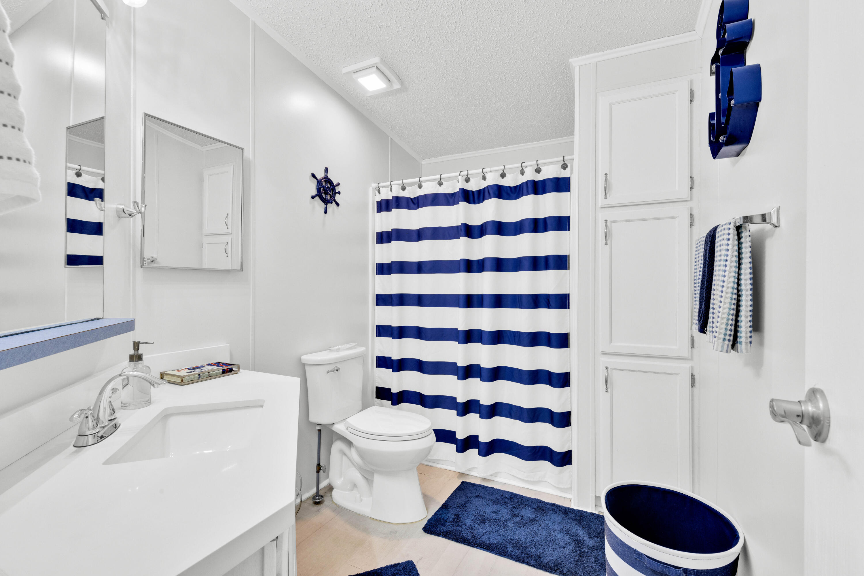 1612 Monmouth Lane Property Photo 18