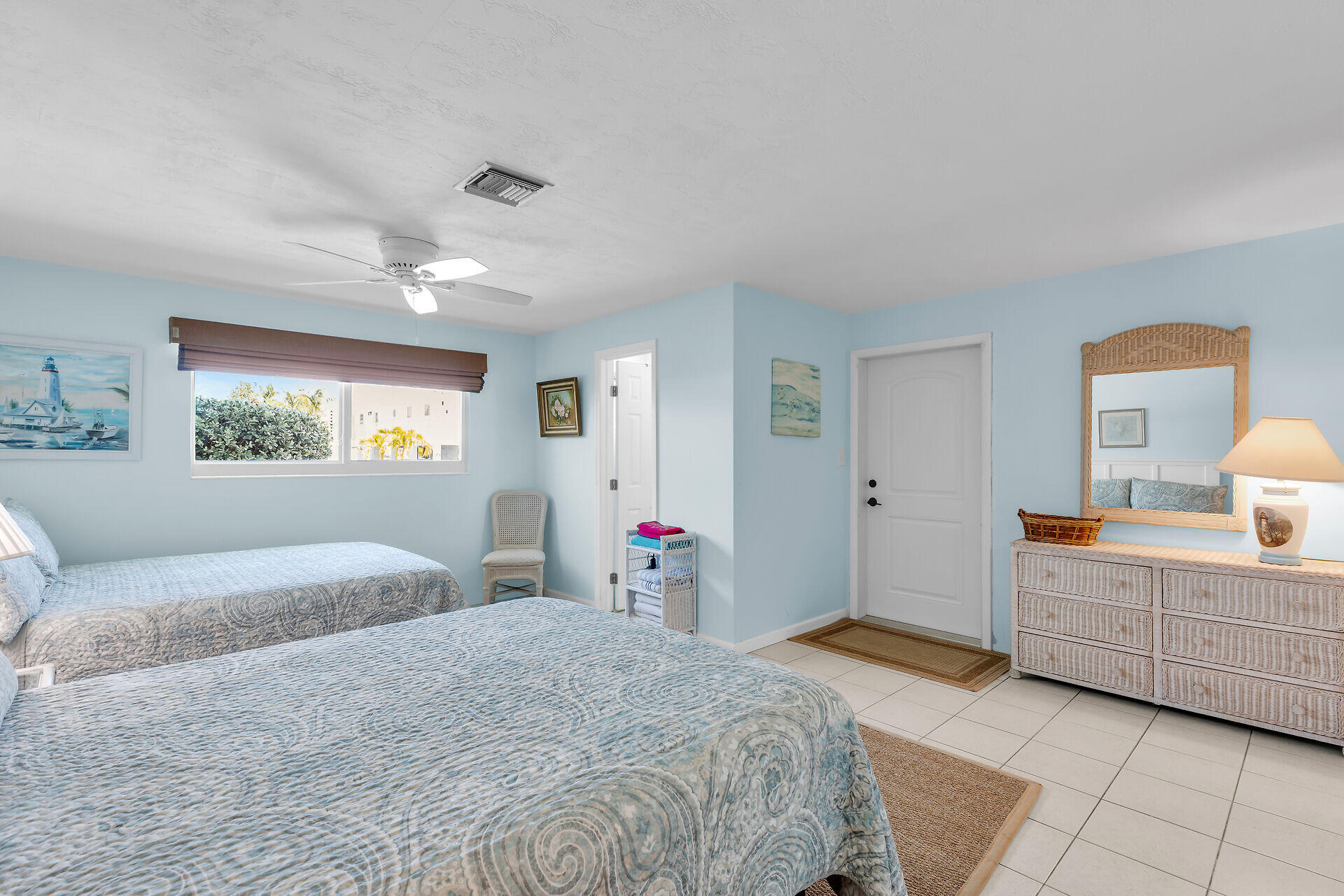 261 9th Street Property Photo 7