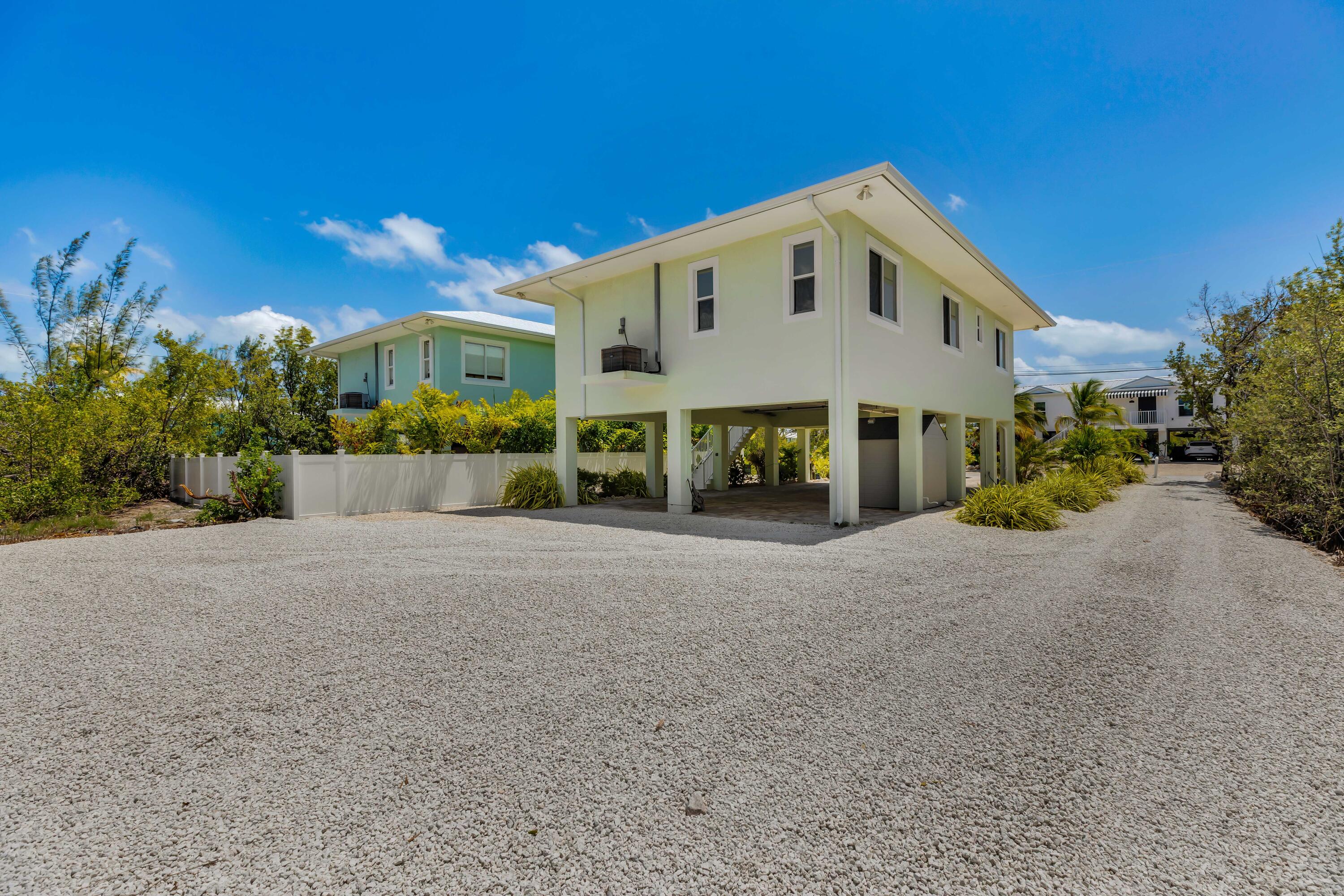 110 Santa Barbara Property Photo 7