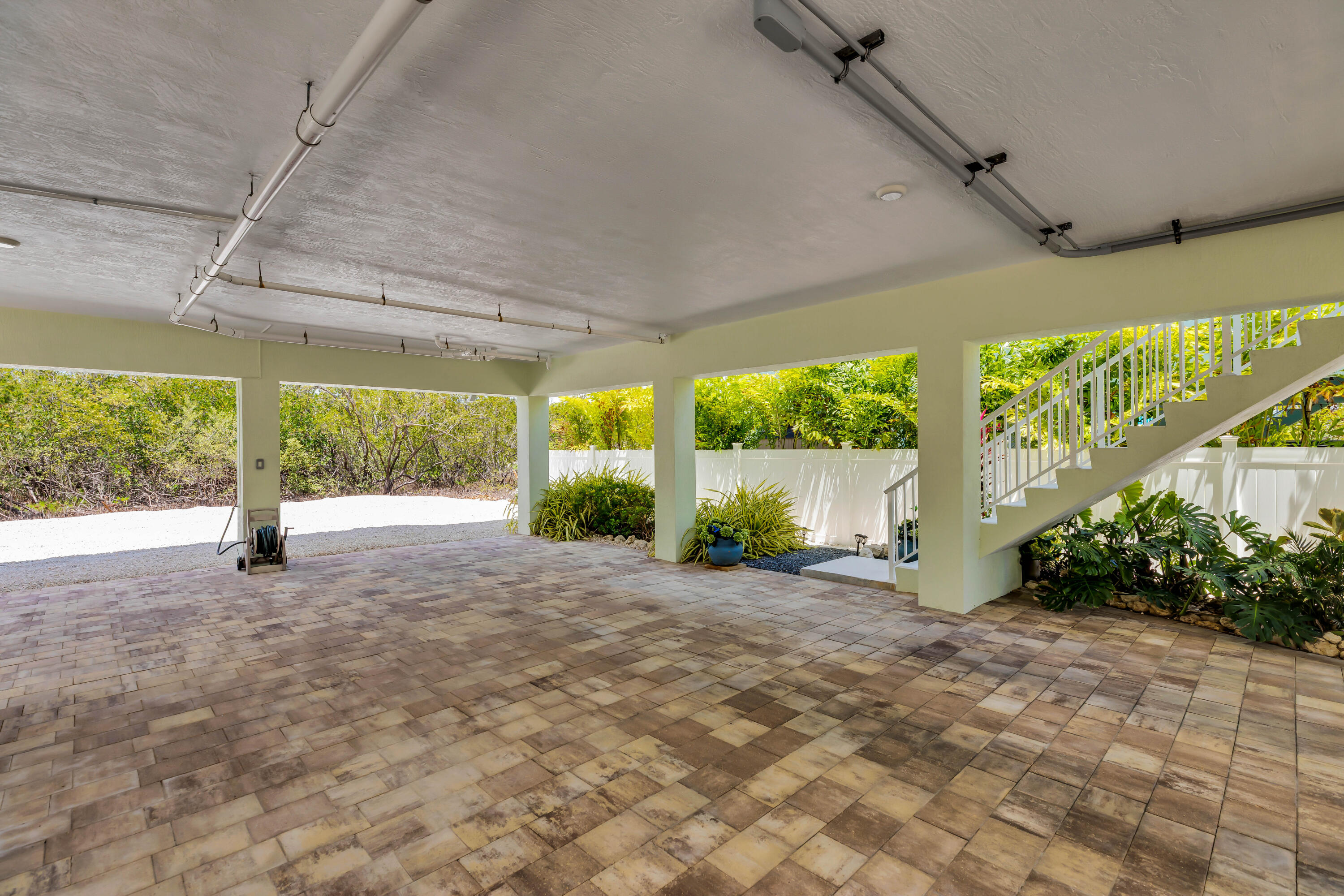 110 Santa Barbara Property Photo 9