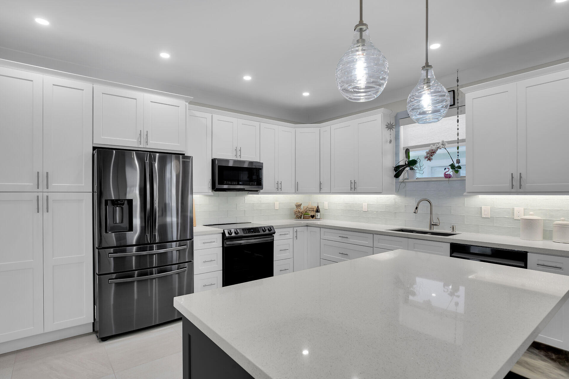 110 Santa Barbara Property Photo 17