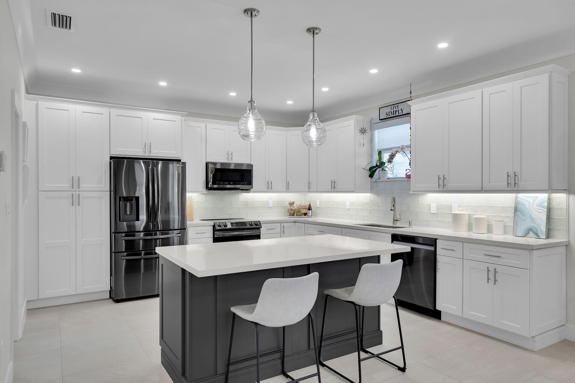 110 Santa Barbara Property Photo 18
