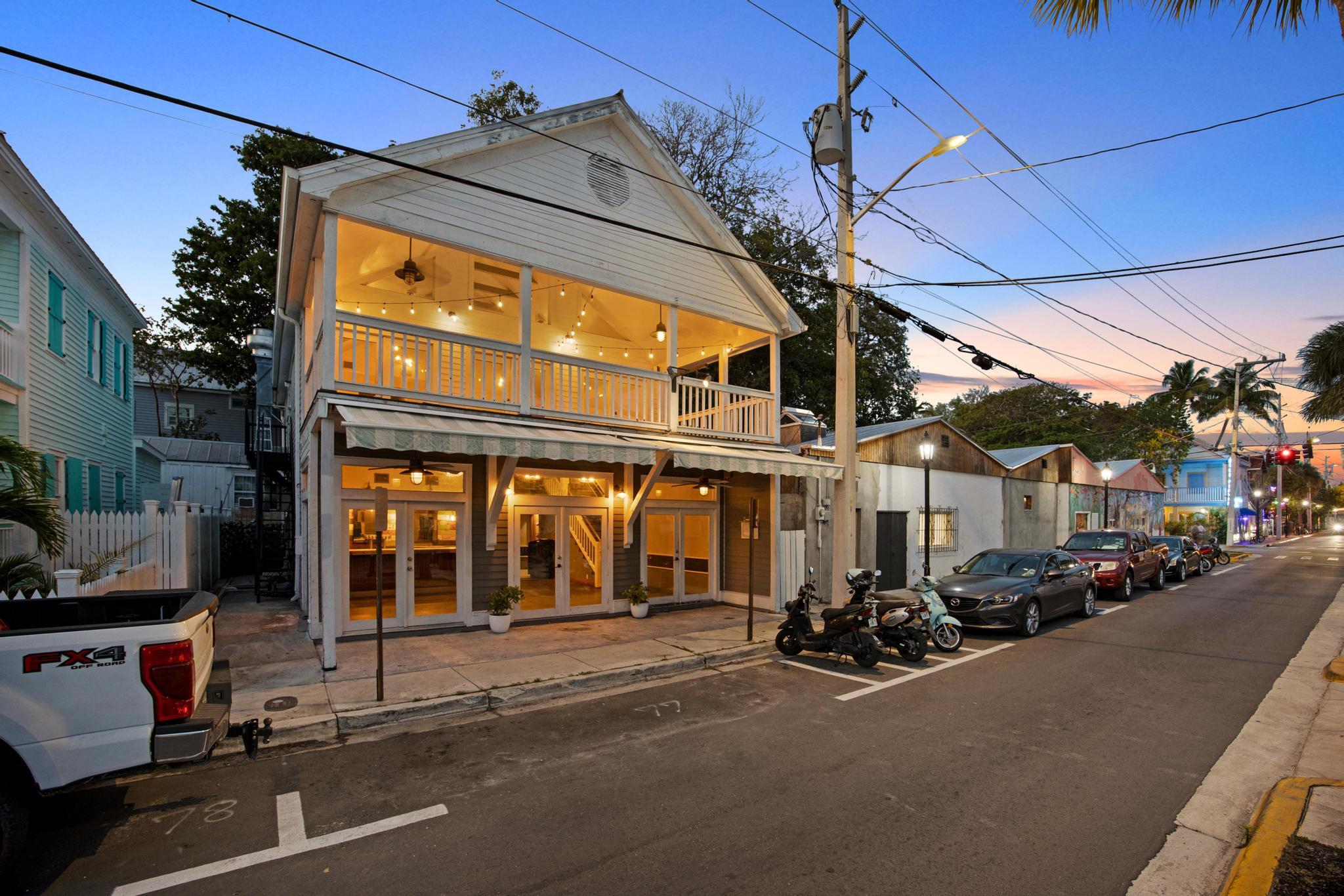223 Petronia Street Property Photo