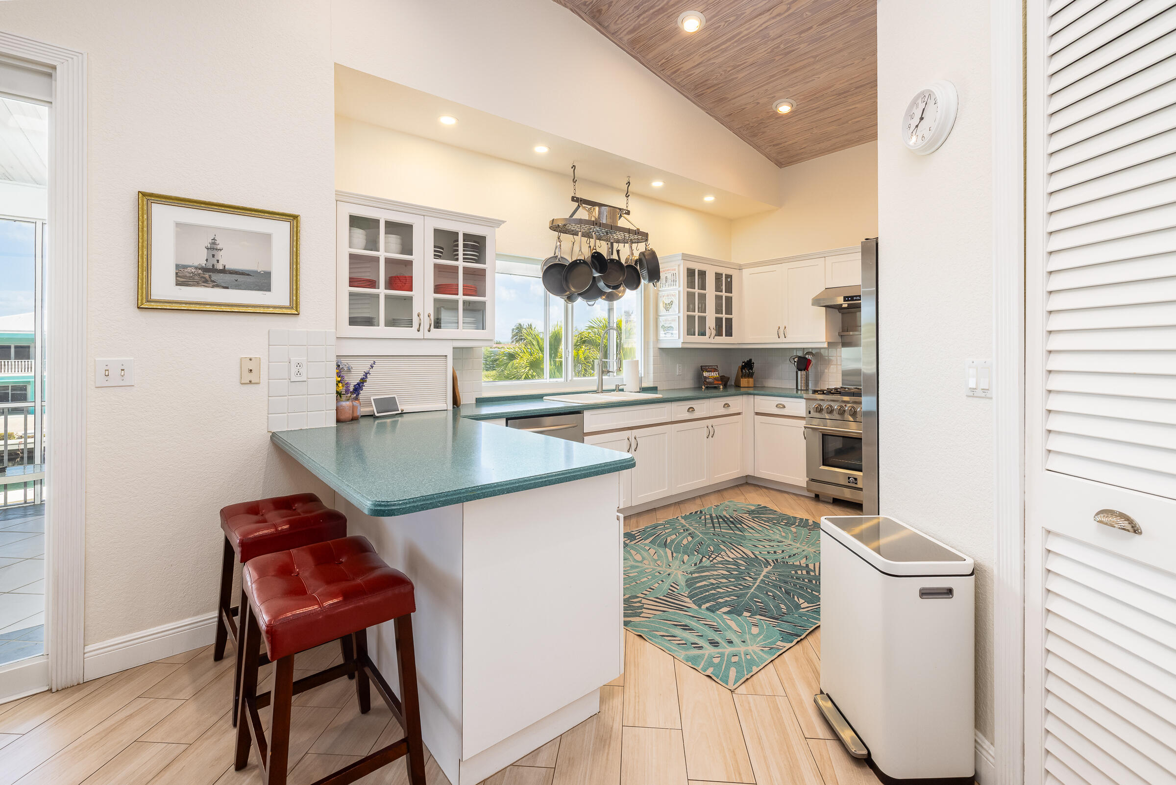 112 Leoni Drive Property Photo 15