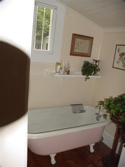 624 United Street Property Photo 4