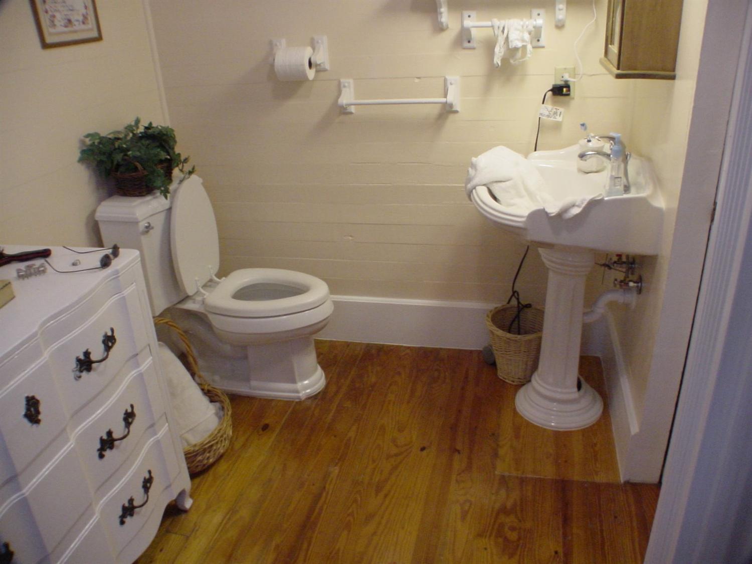 624 United Street Property Photo 7