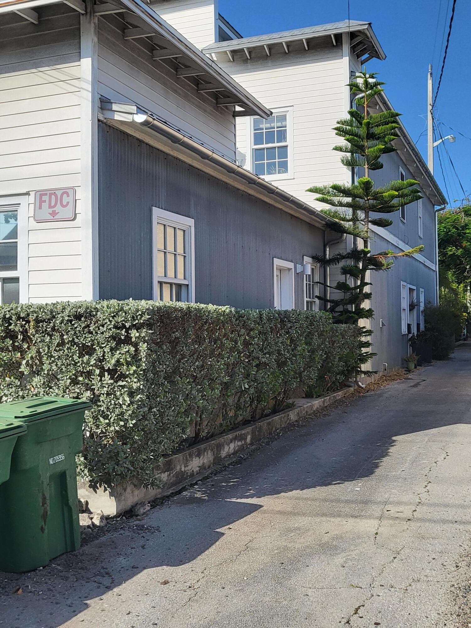 516 White Street Property Photo 2