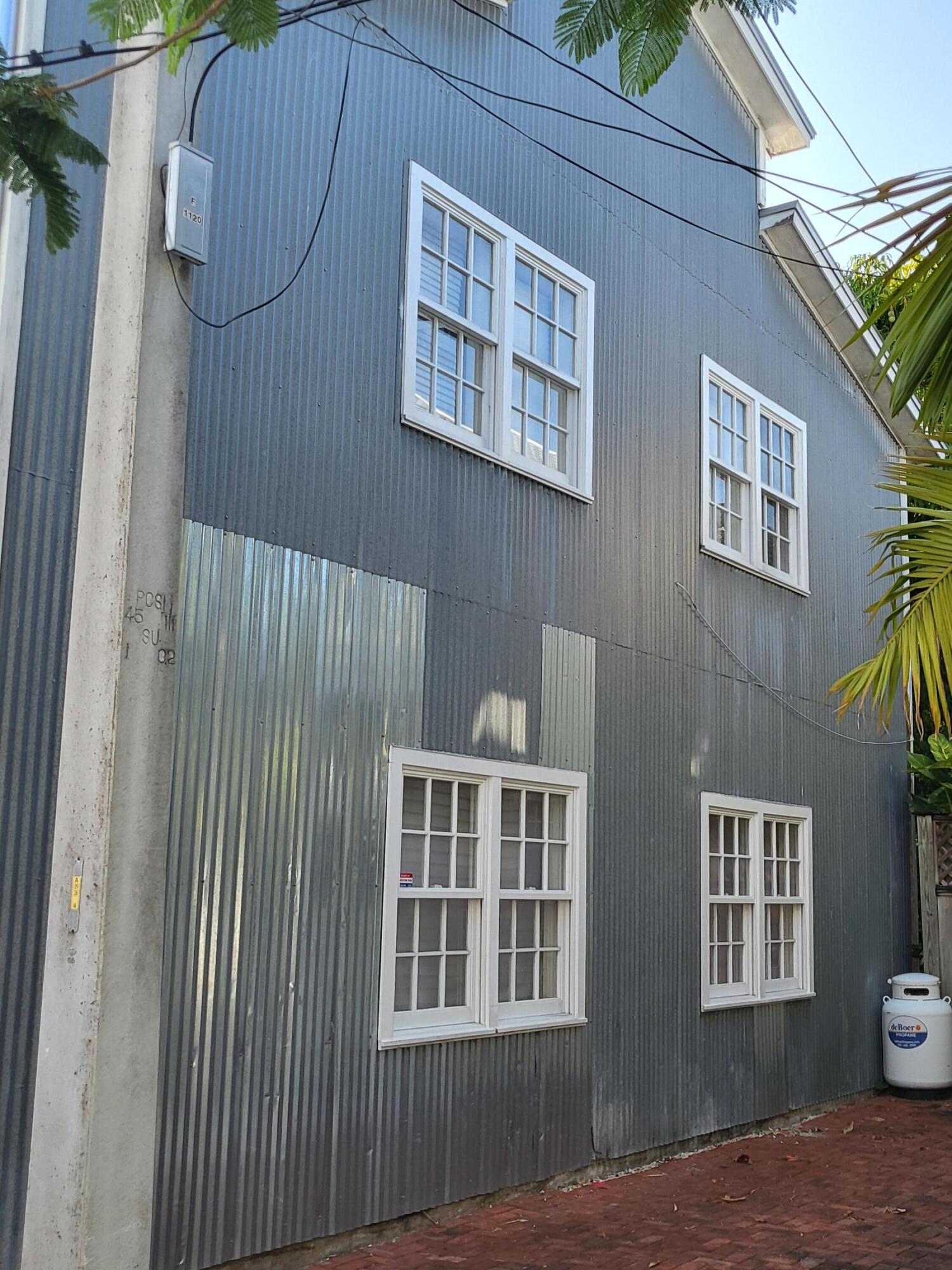 516 White Street Property Photo 3