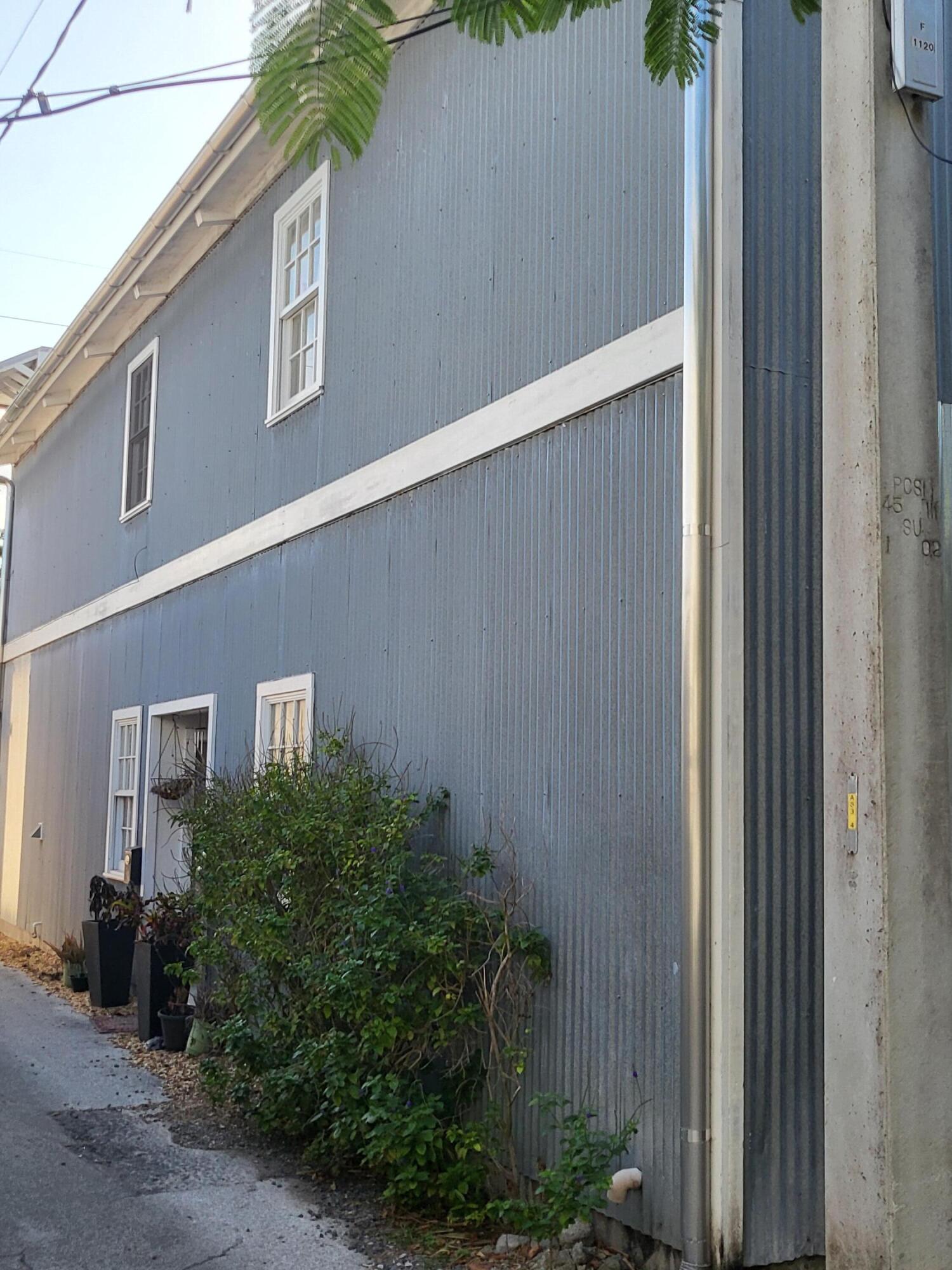 516 White Street Property Photo 4