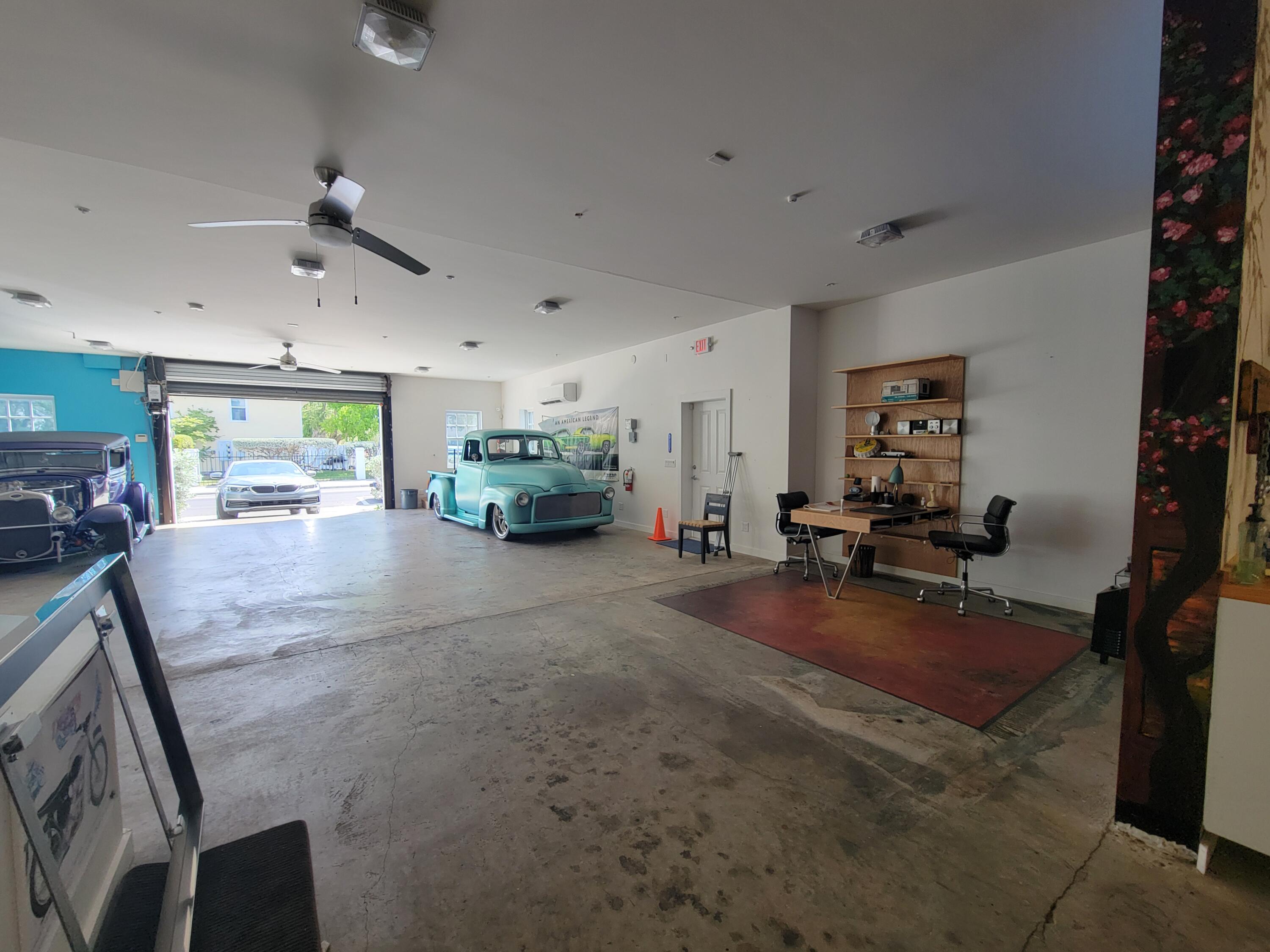 516 White Street Property Photo 9