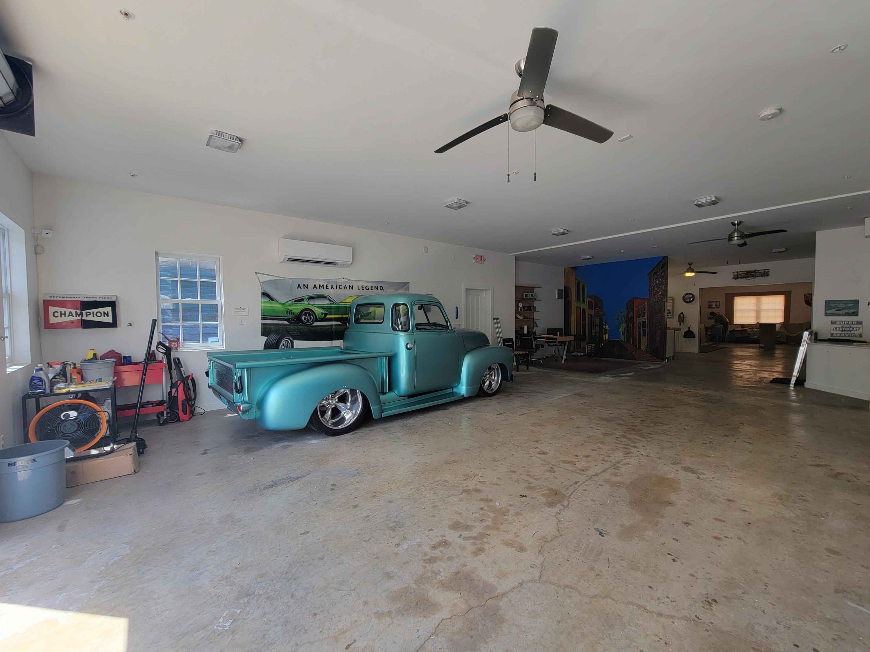 516 White Street Property Photo 11