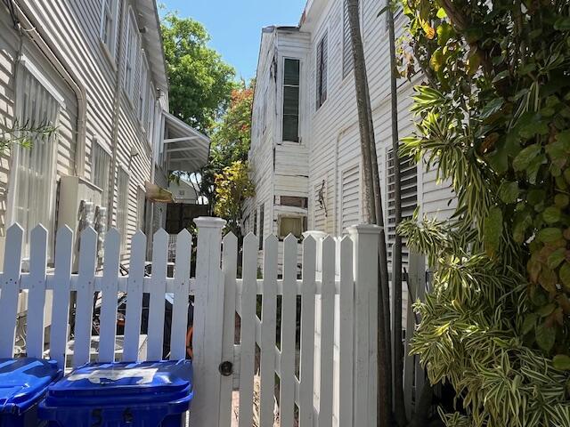 522 William Street Property Photo 5