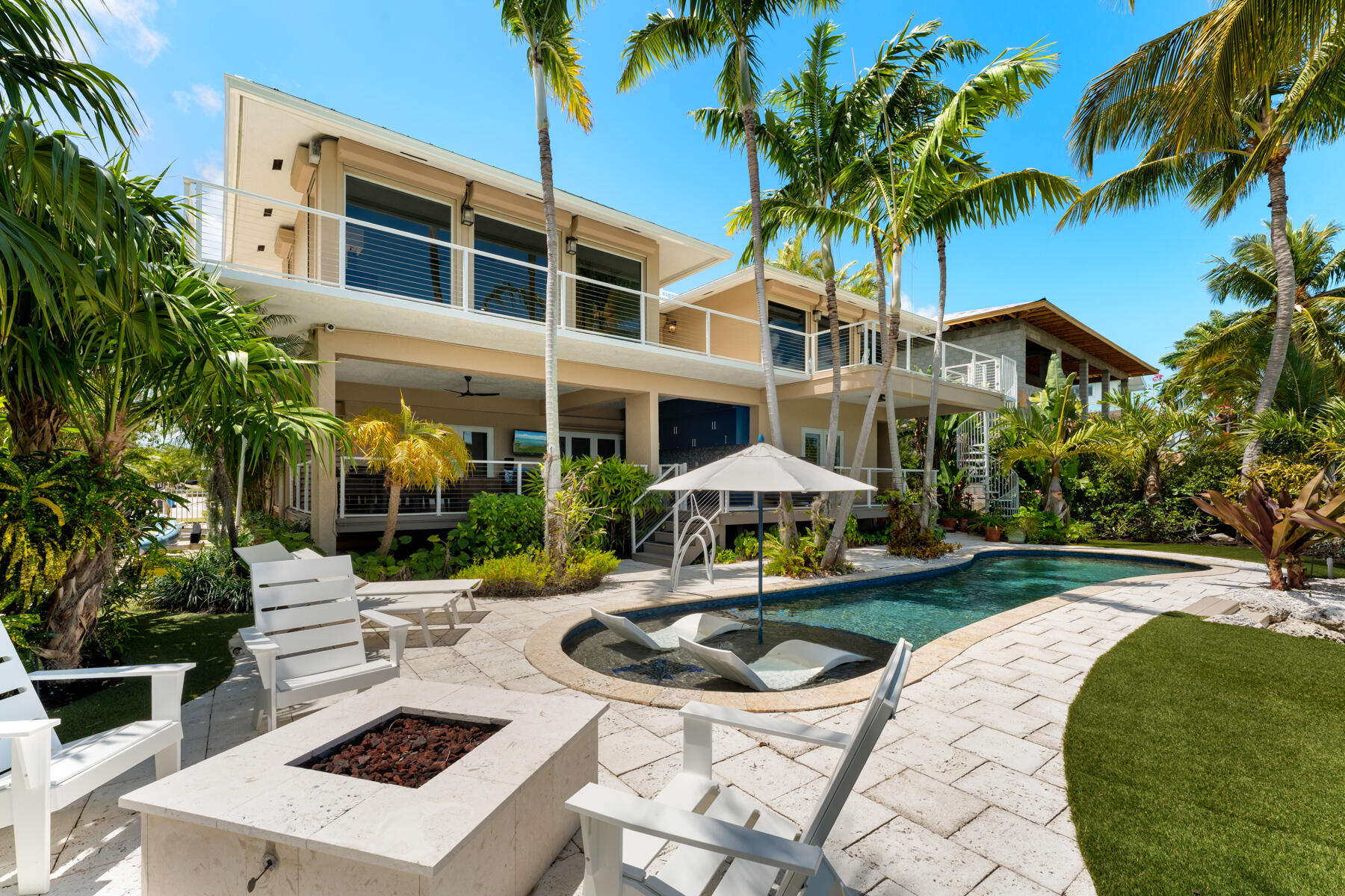 171 Kahiki Drive Property Photo 2