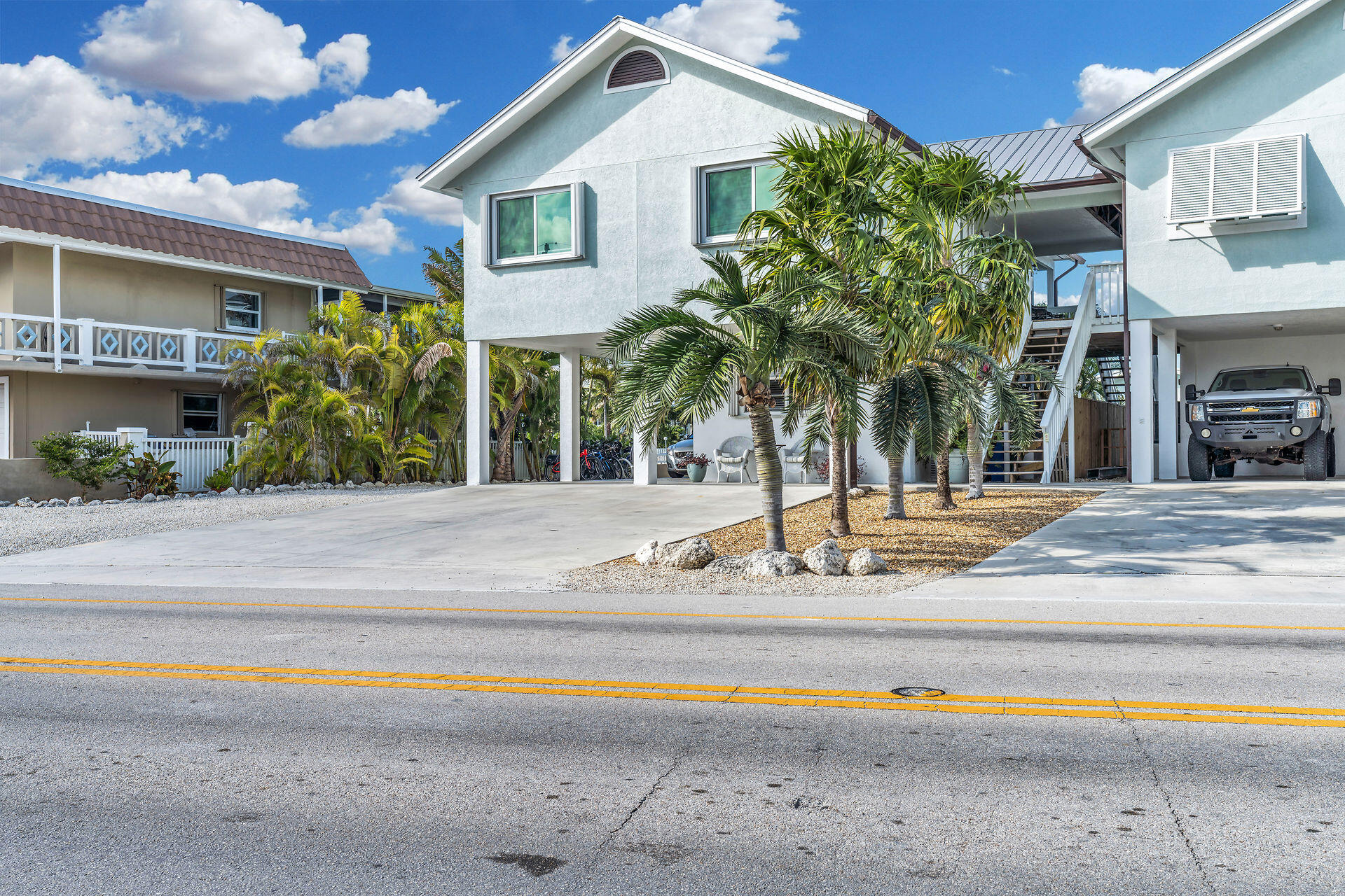 918 W Ocean Drive Property Photo 2