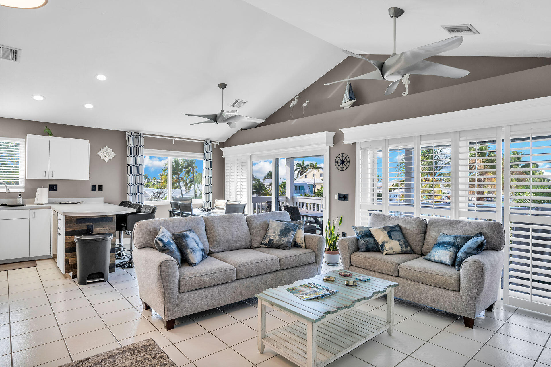 918 W Ocean Drive Property Photo 10