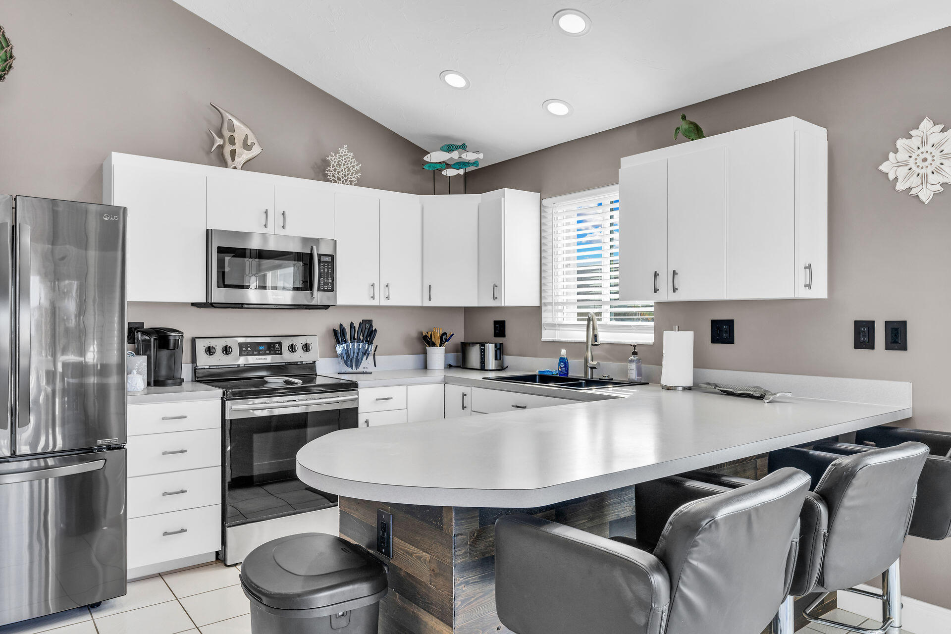 918 W Ocean Drive Property Photo 13