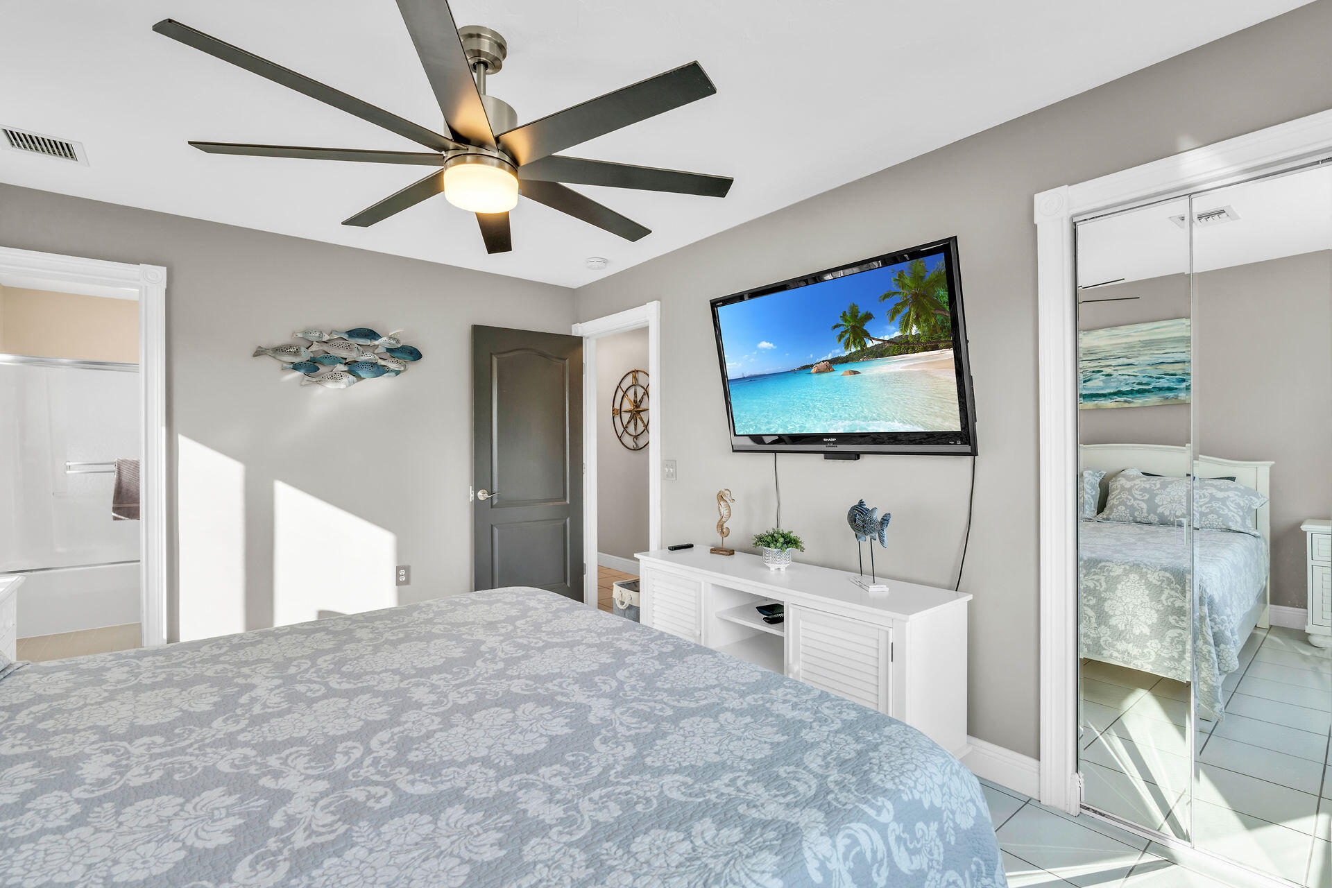 918 W Ocean Drive Property Photo 24