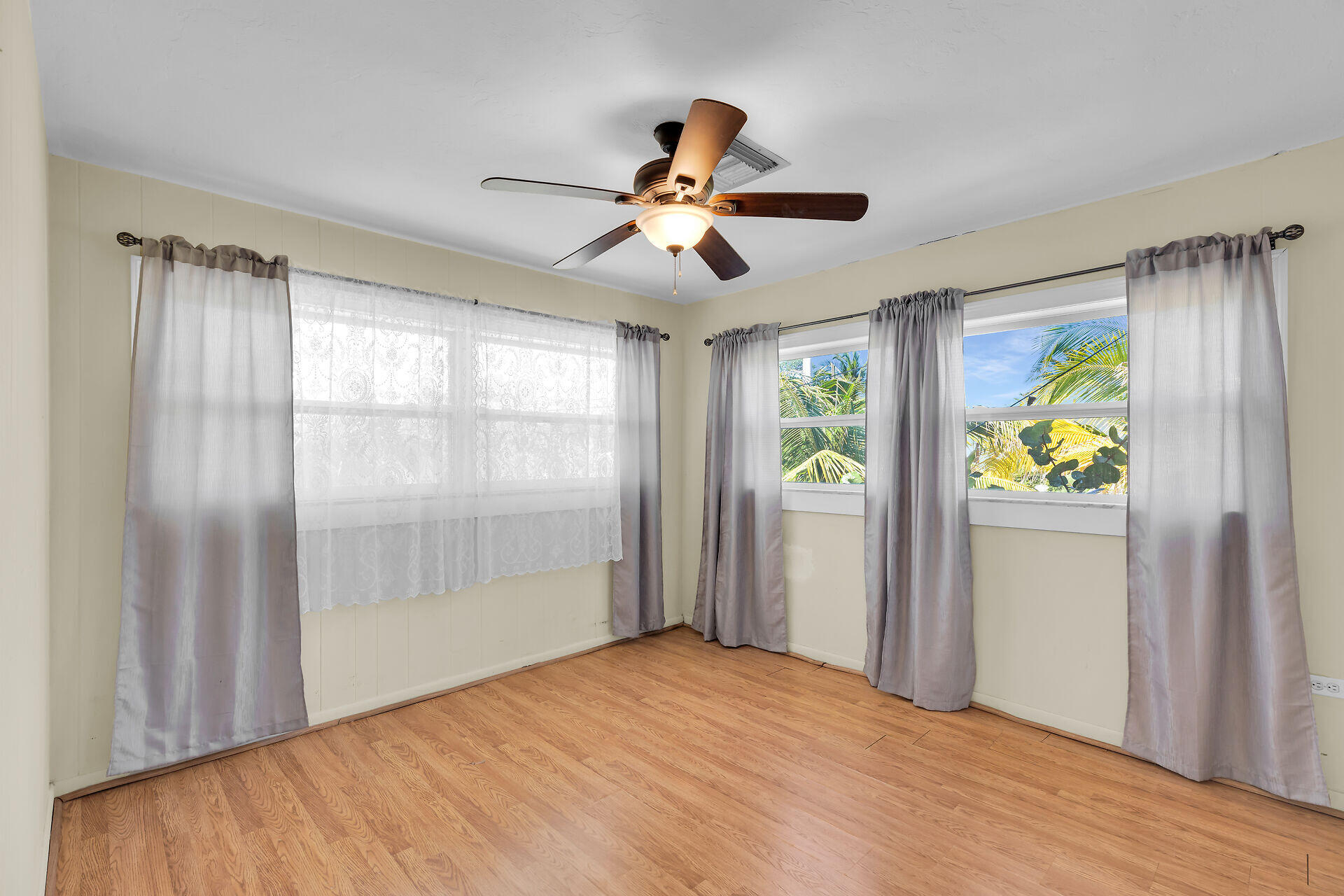 5669 Man O War Drive Property Photo 26