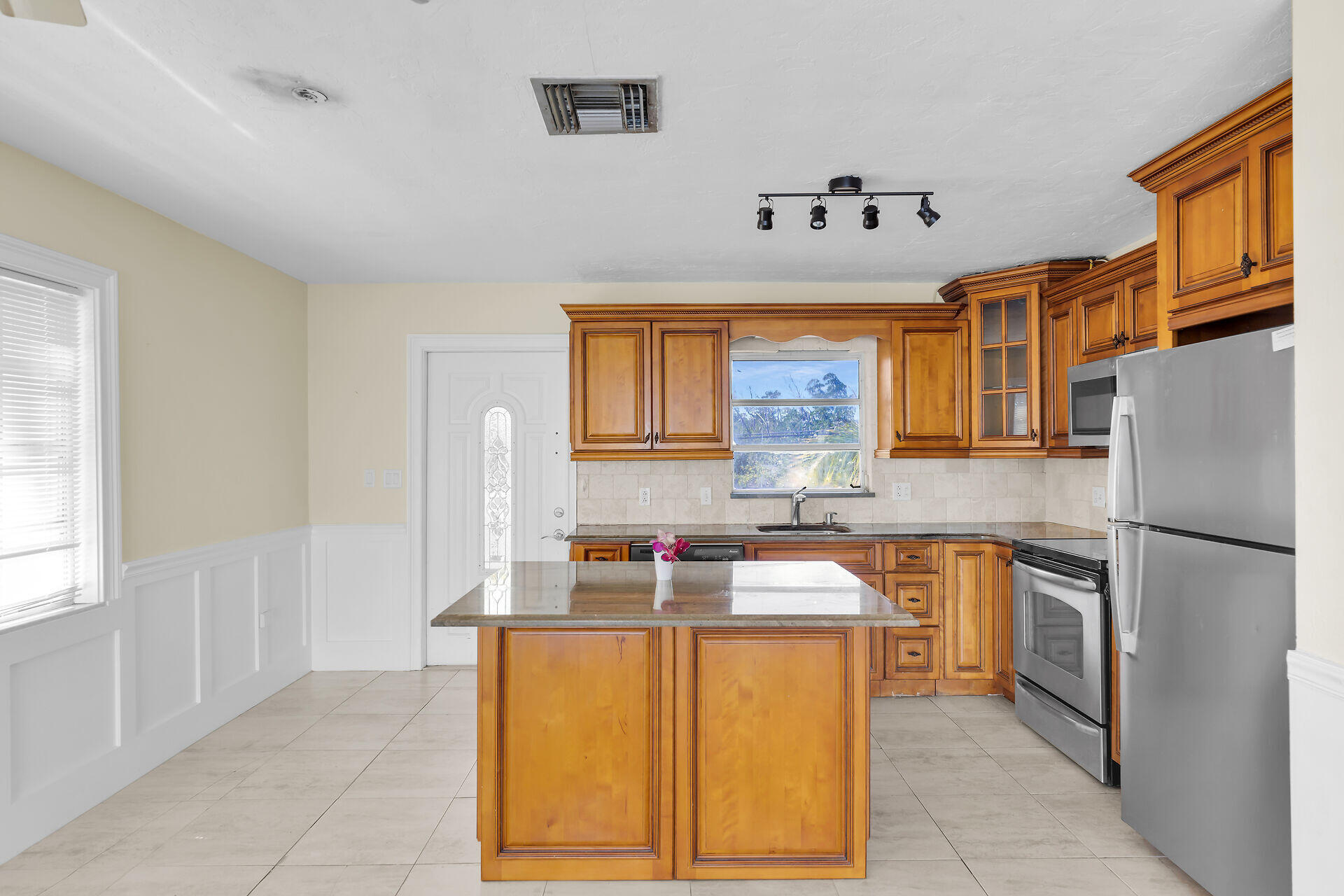 5669 Man O War Drive Property Photo 35