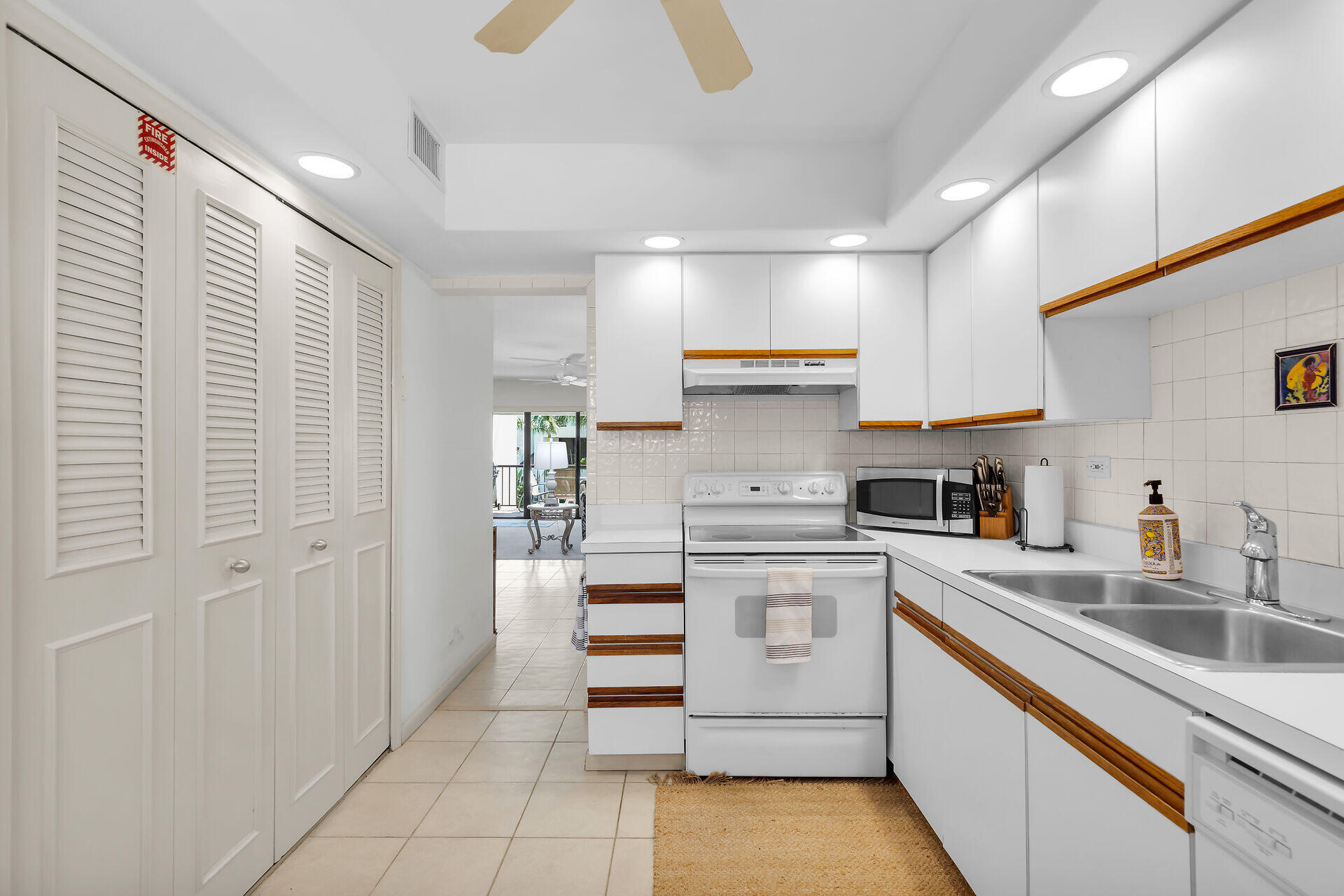 601 W Ocean Drive, 411c Property Photo 20