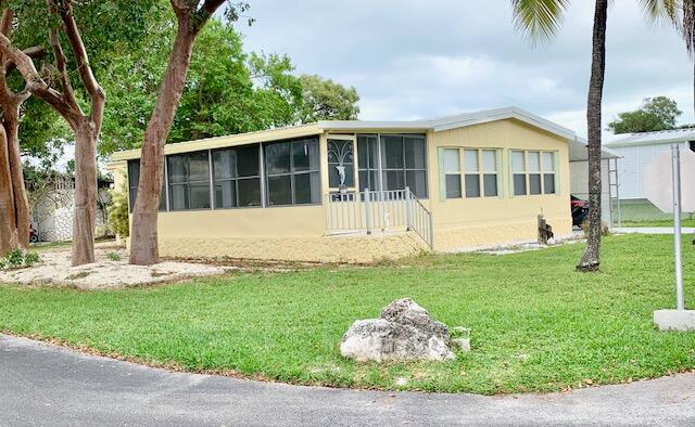 901 S Emerald Drive Property Photo 3