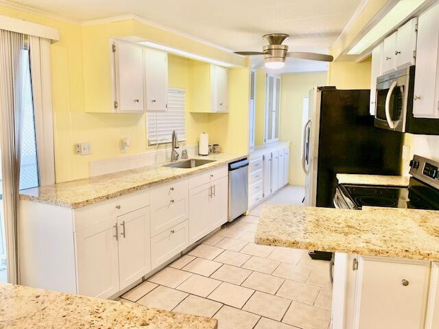 901 S Emerald Drive Property Photo 5