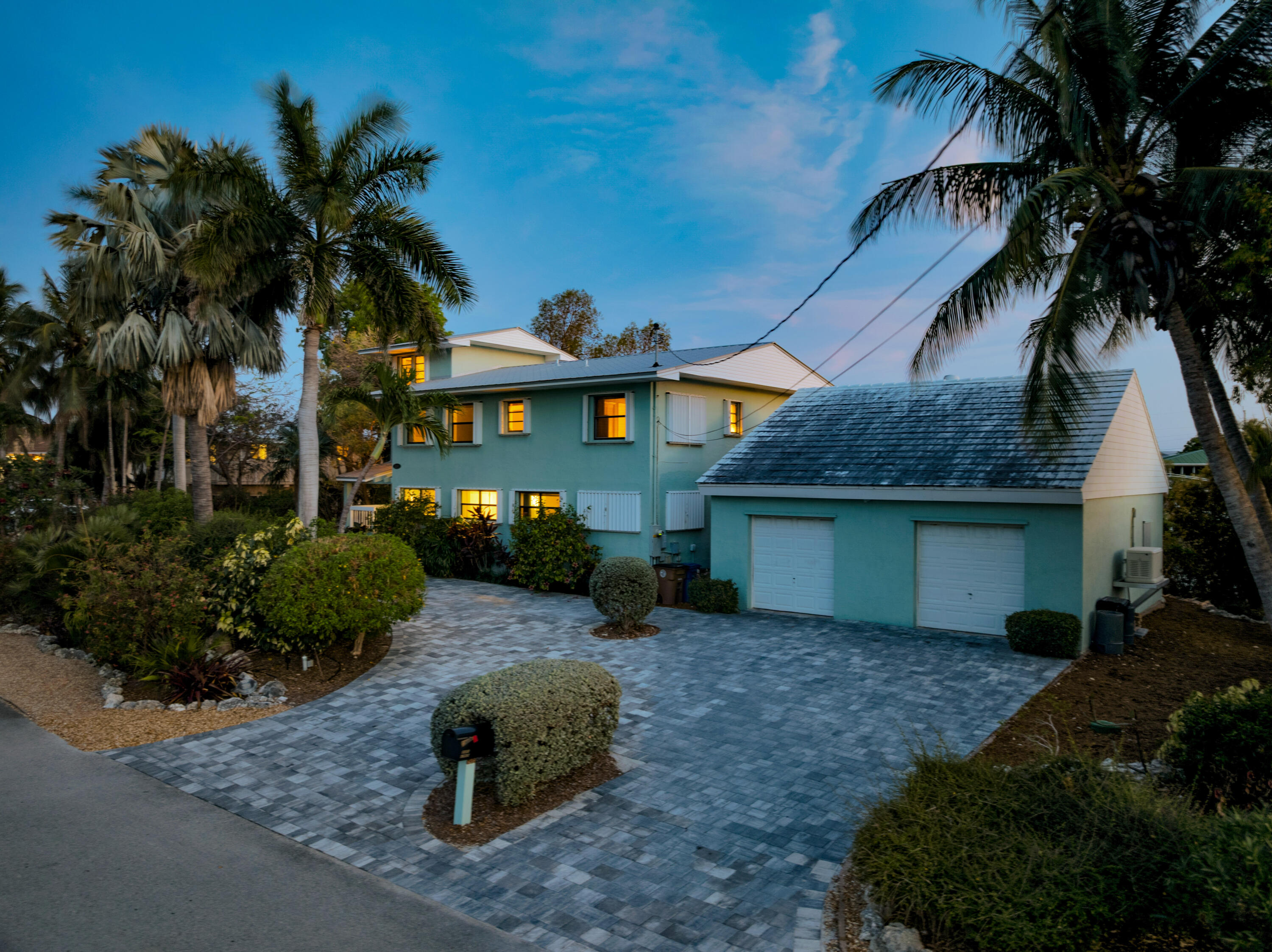 2691 Sombrero Boulevard Property Photo 12