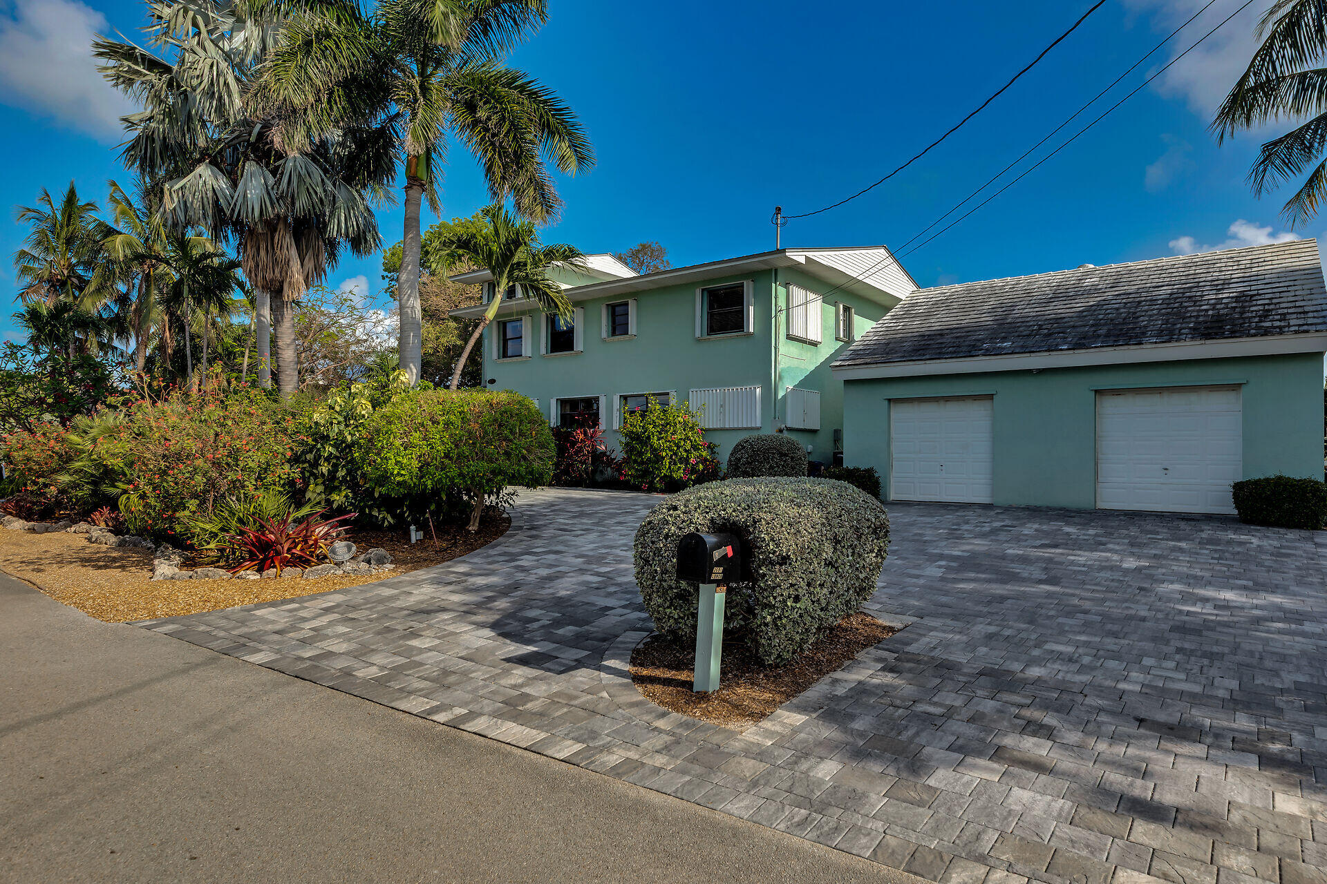 2691 Sombrero Boulevard Property Photo 15