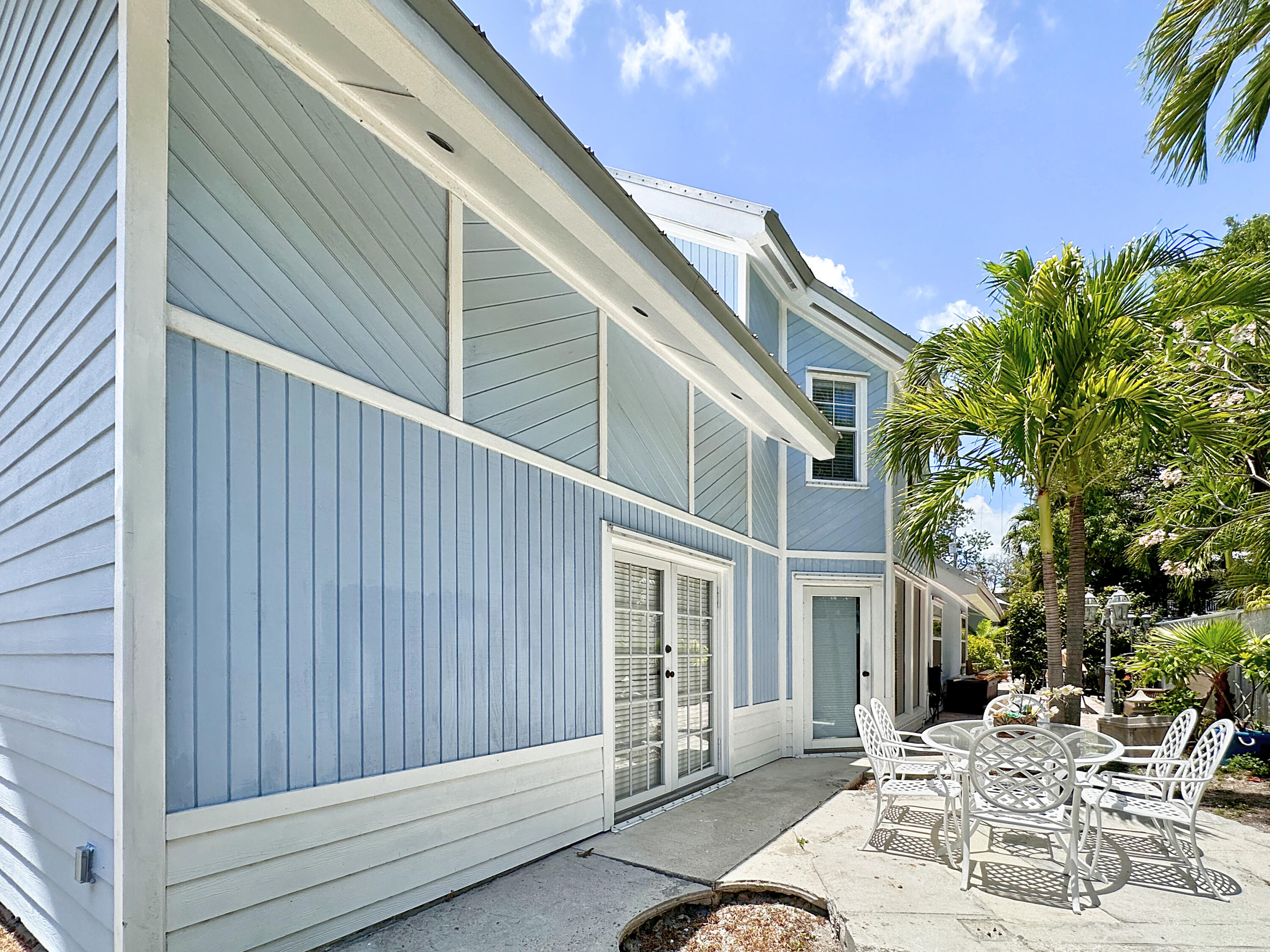 106 Gardenia Avenue Property Photo 3