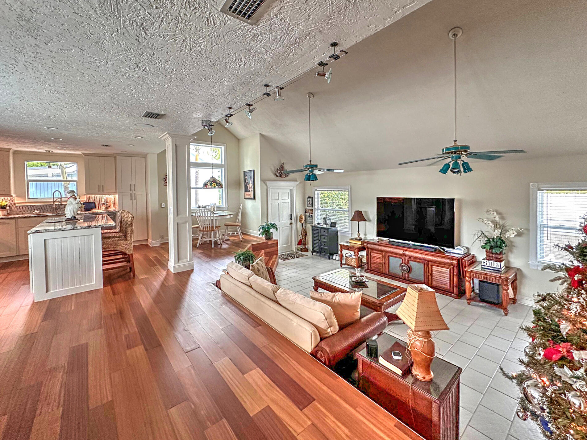 106 Gardenia Avenue Property Photo 10